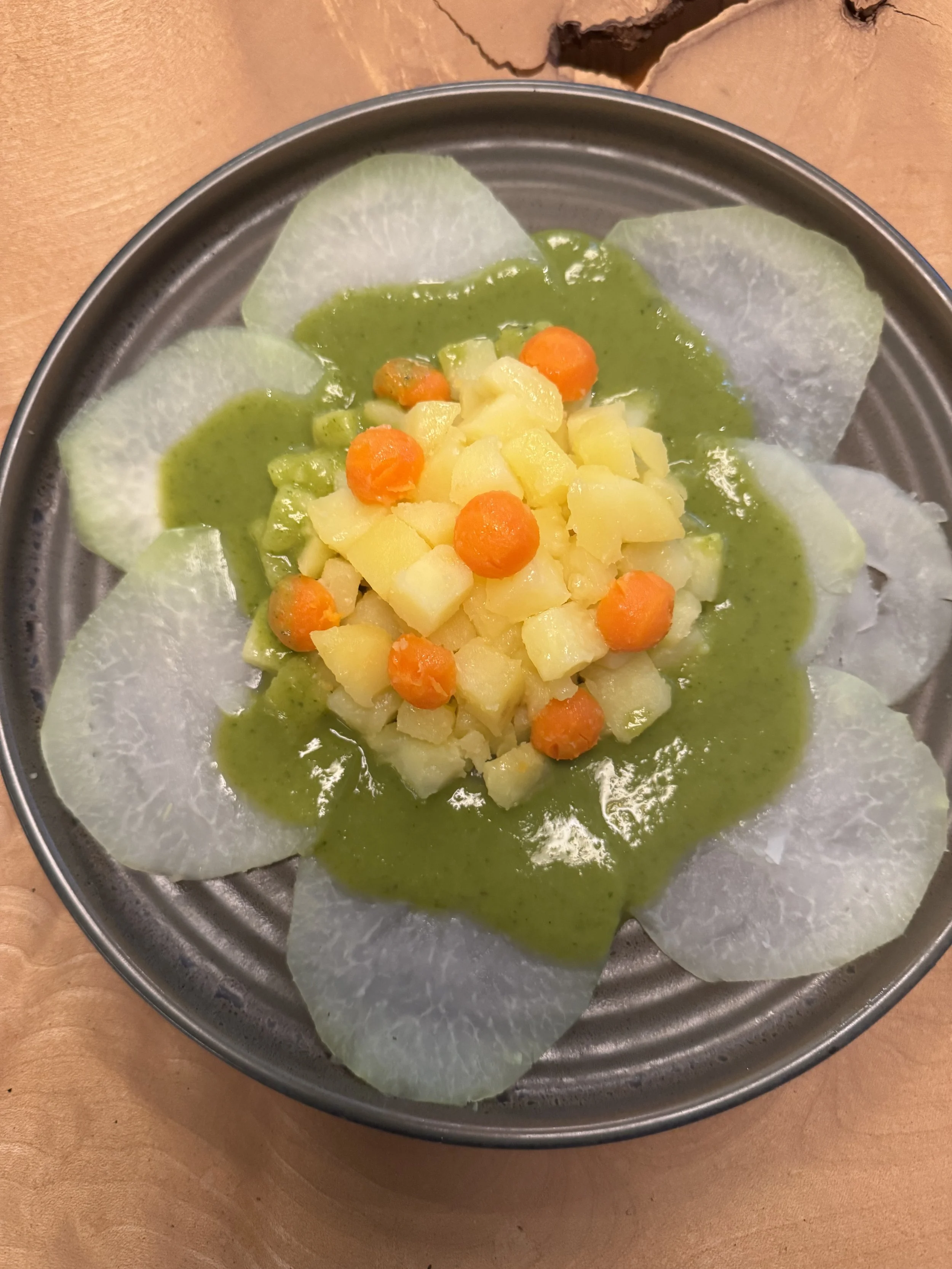 Kohlrabi mit Kohlrabi Blättersauce