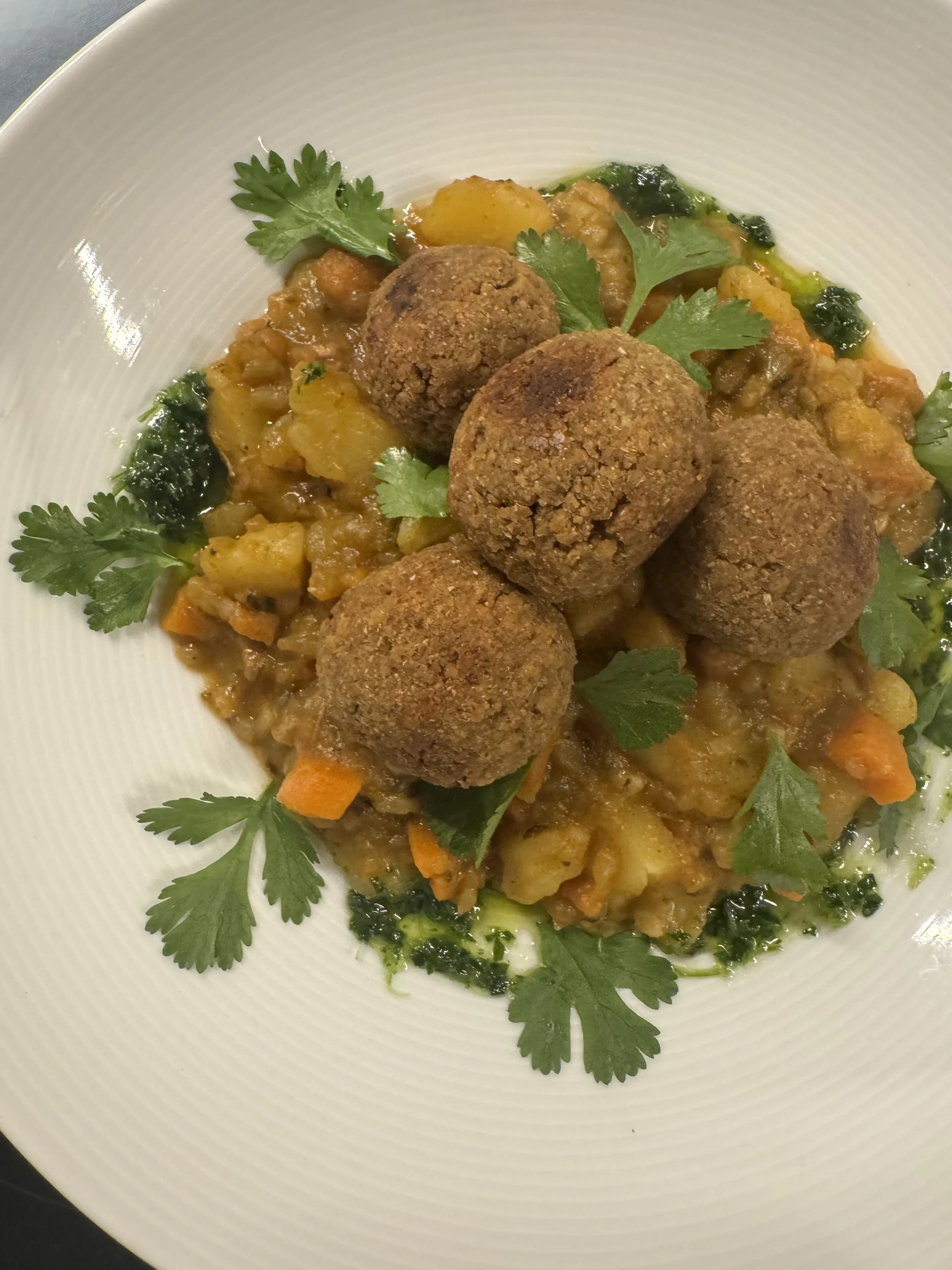 Orientalische Kartoffeln mit Falafel Bällchen