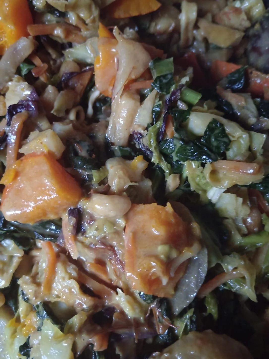 Thai-Kürbis-Curry mit Wirsing und Erdnüsse