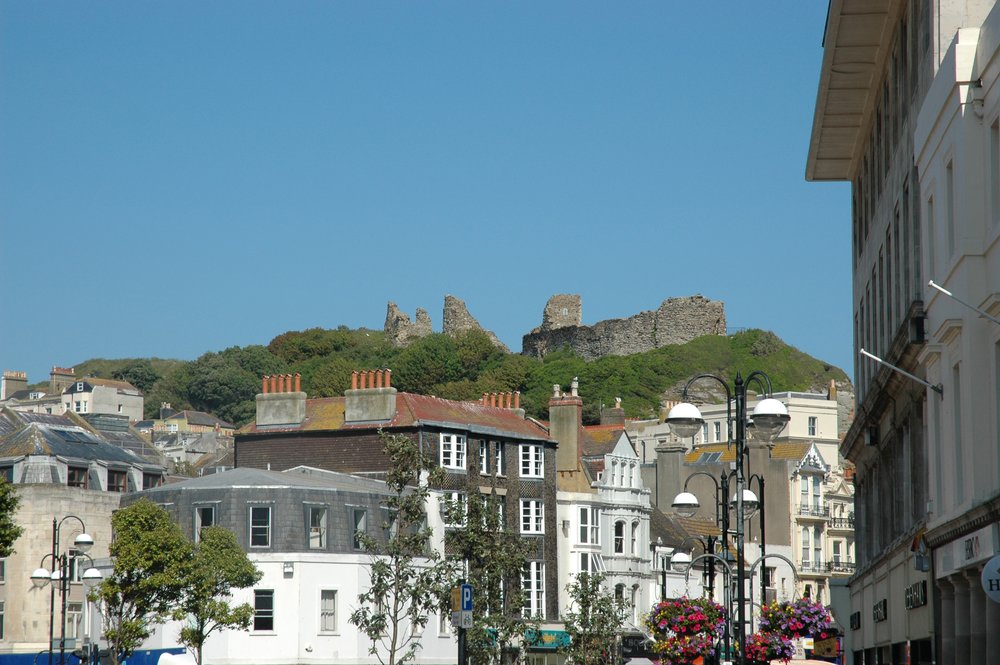 Hastings town and castle.jpg