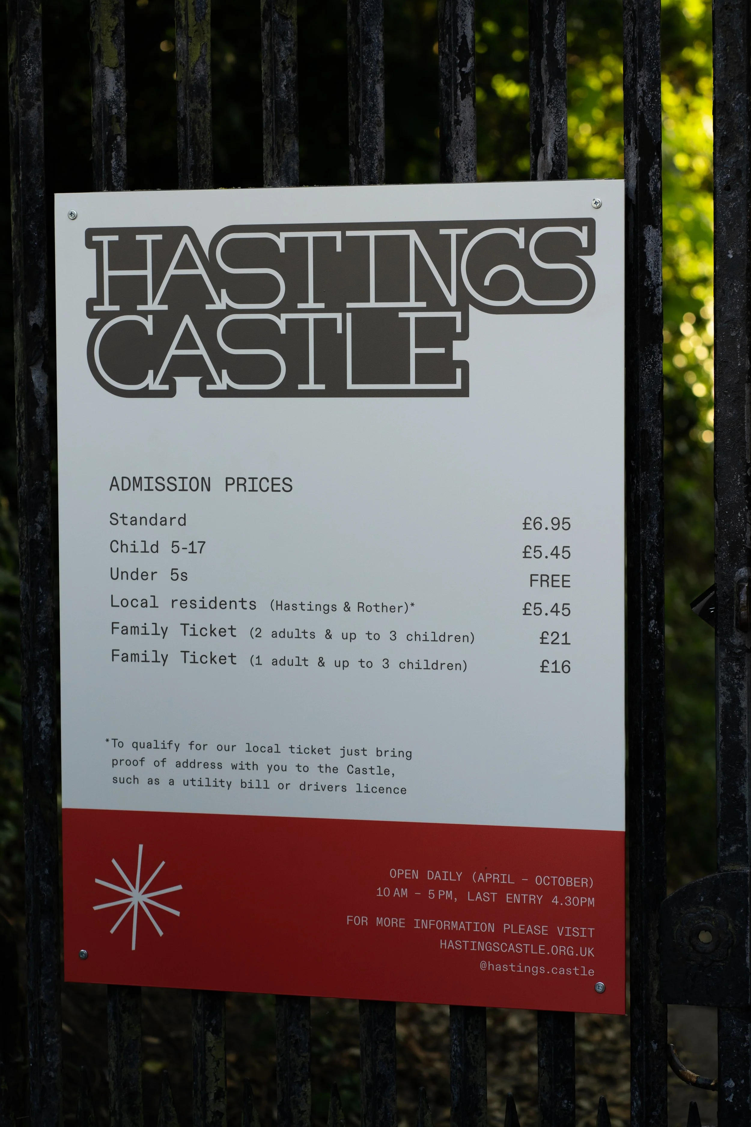 FOR BLOG 8 GEORGINA-COOK-HASTINGS-CASTLE-05333.jpg