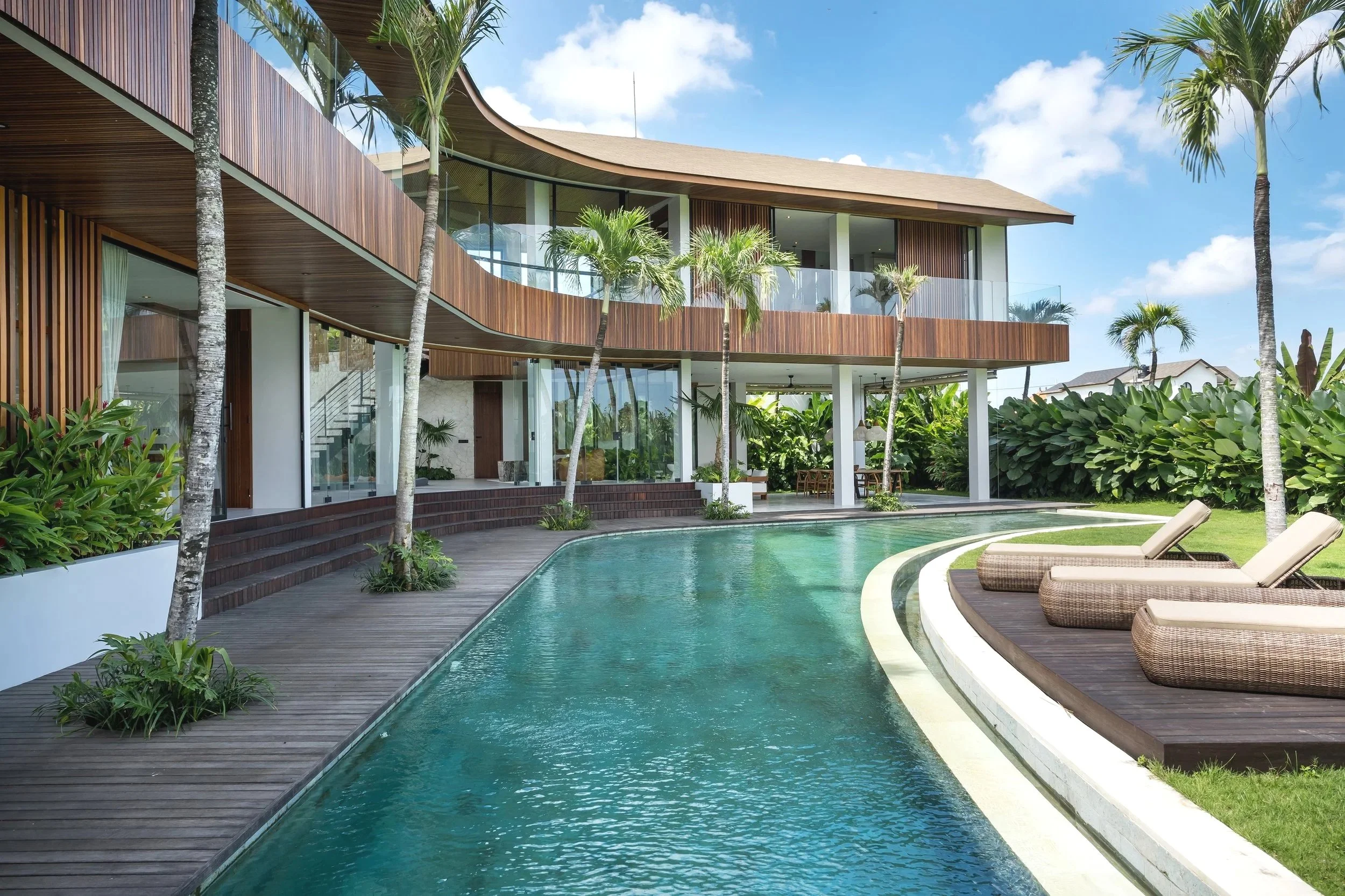 M2 Pool Daylight 04.jpg