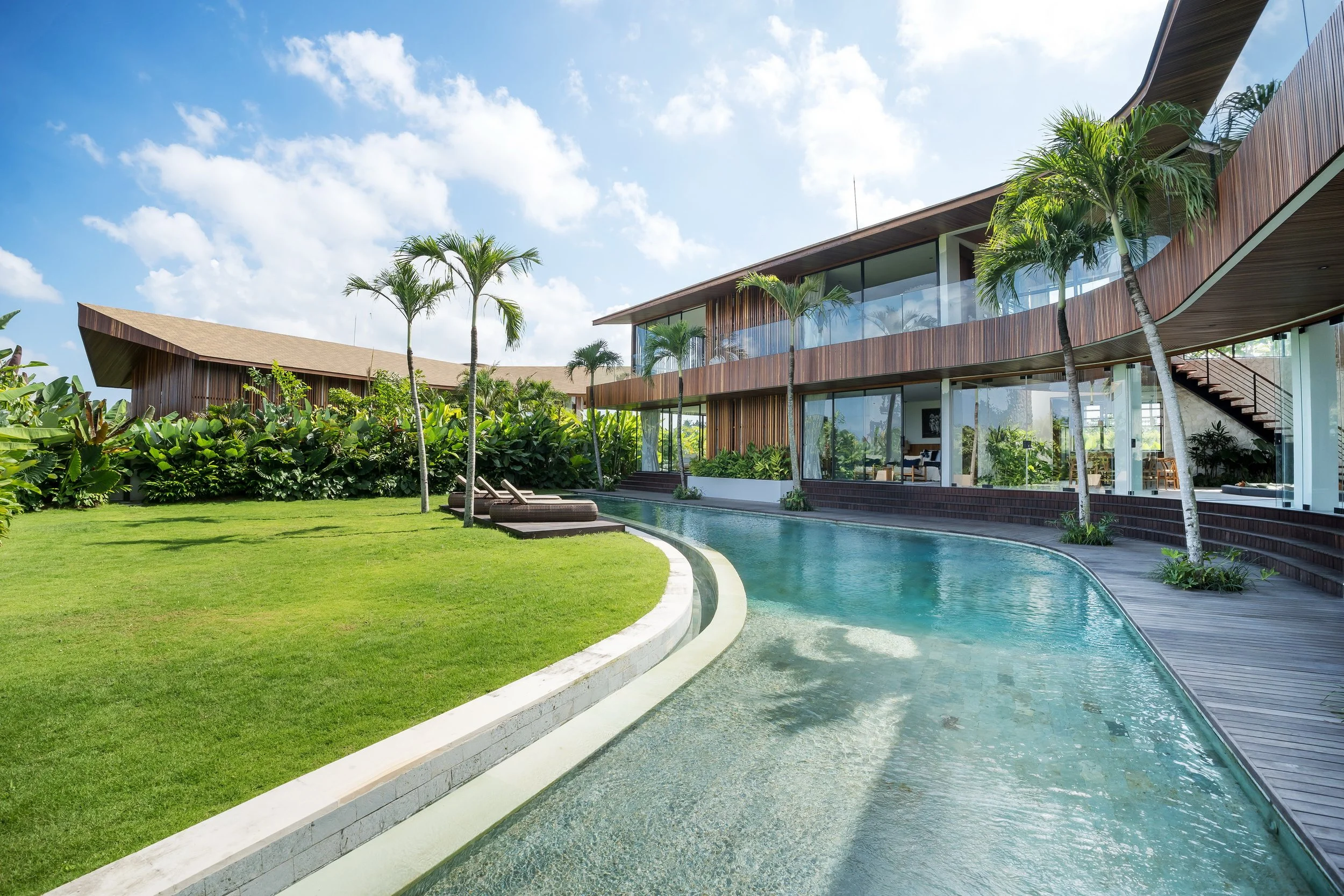 M2 Pool Daylight 02.jpg