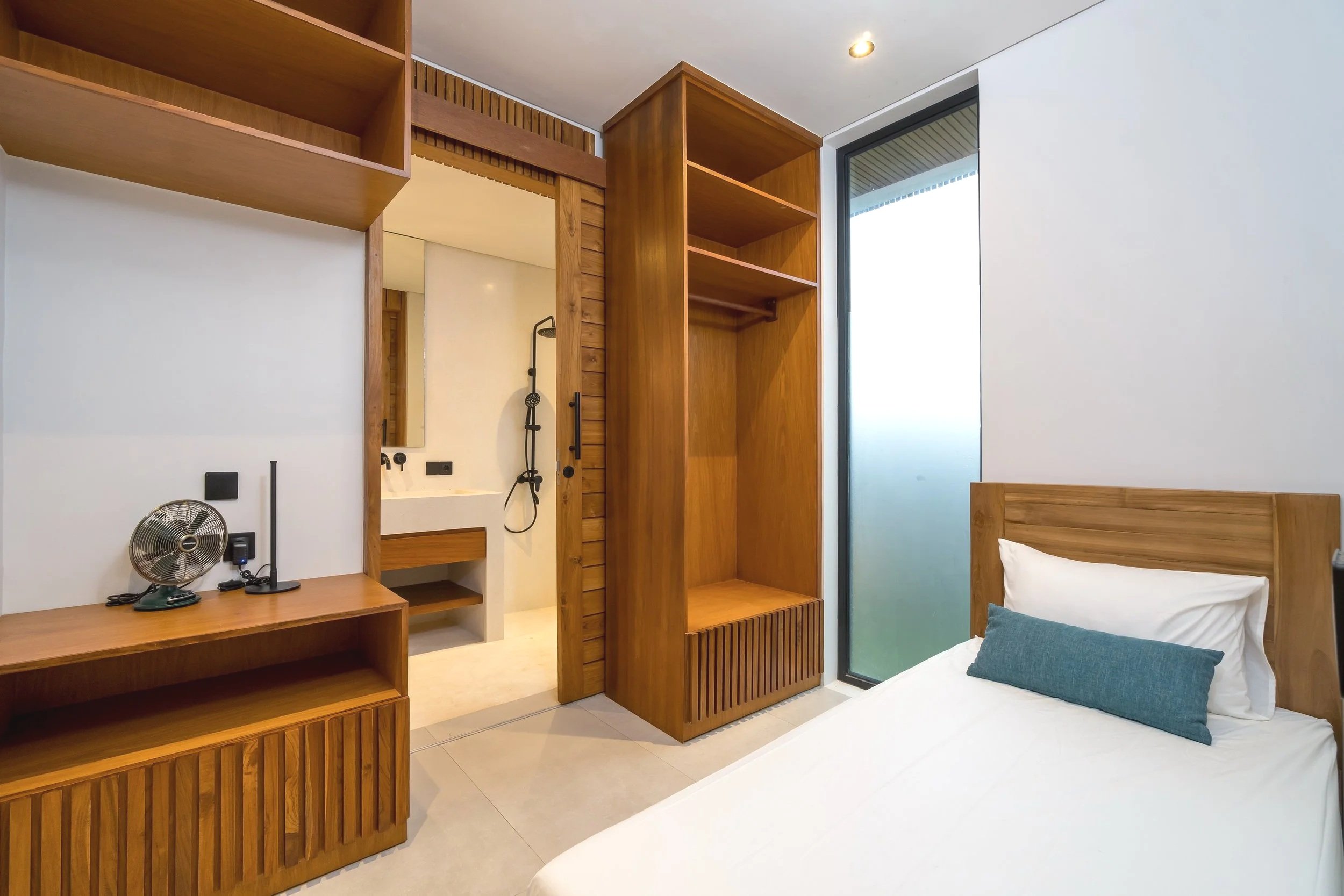 M2 Staff Area 03.jpg