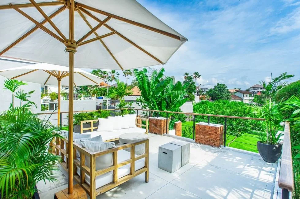 7.OUTDOOR LOUNGE.JPG