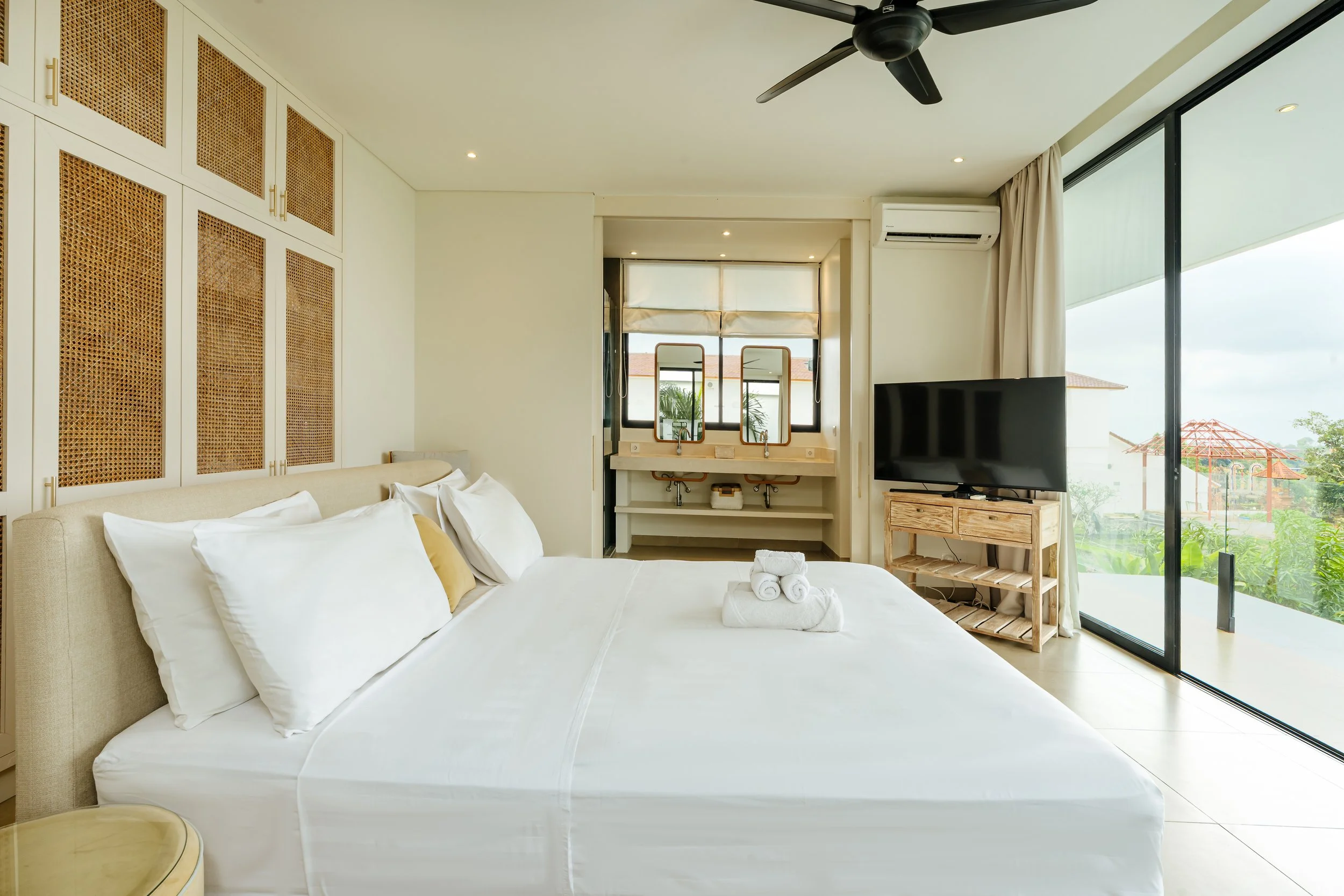 020825 Villa Savoye - Sans Visual-8.JPEG