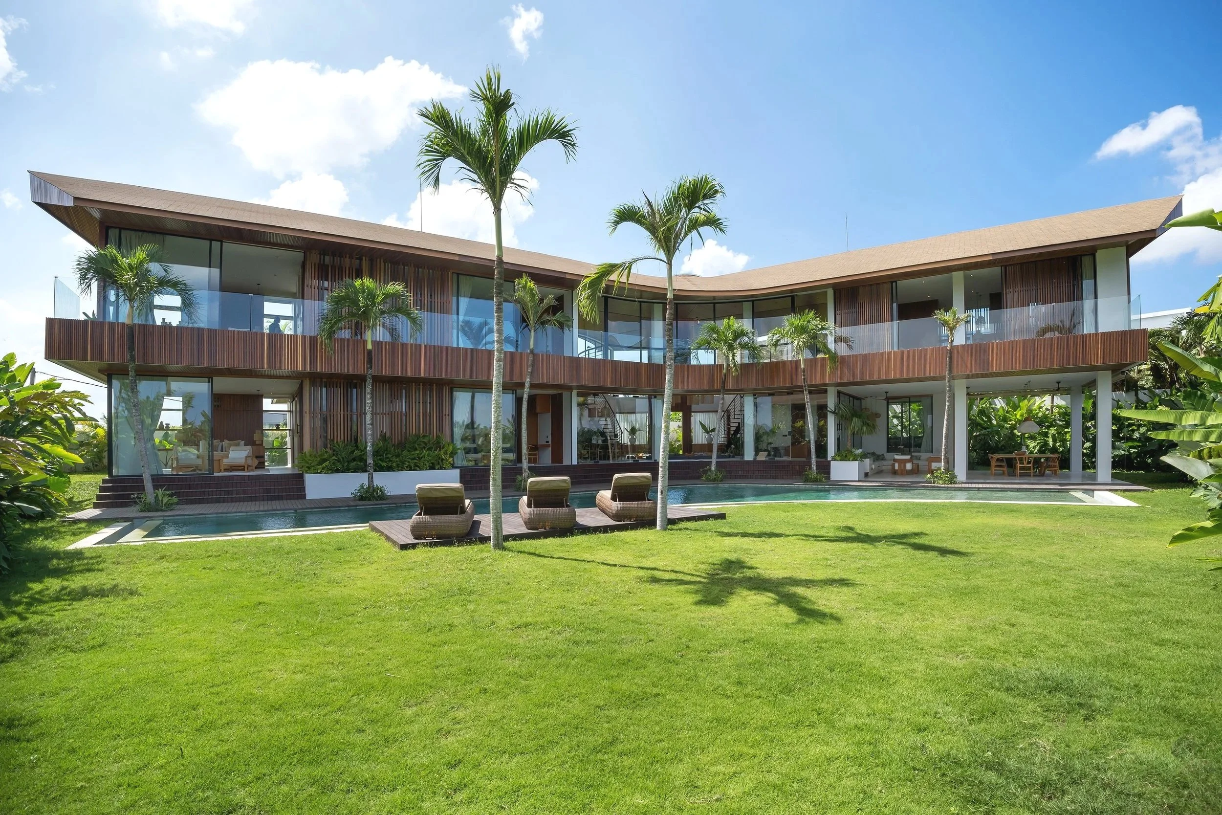 M2 Pool Daylight 01.jpg