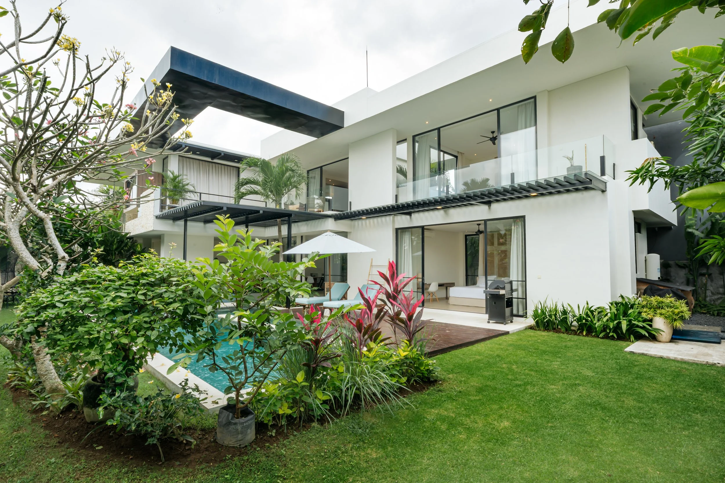 020825 Villa Savoye - Sans Visual-28.JPEG