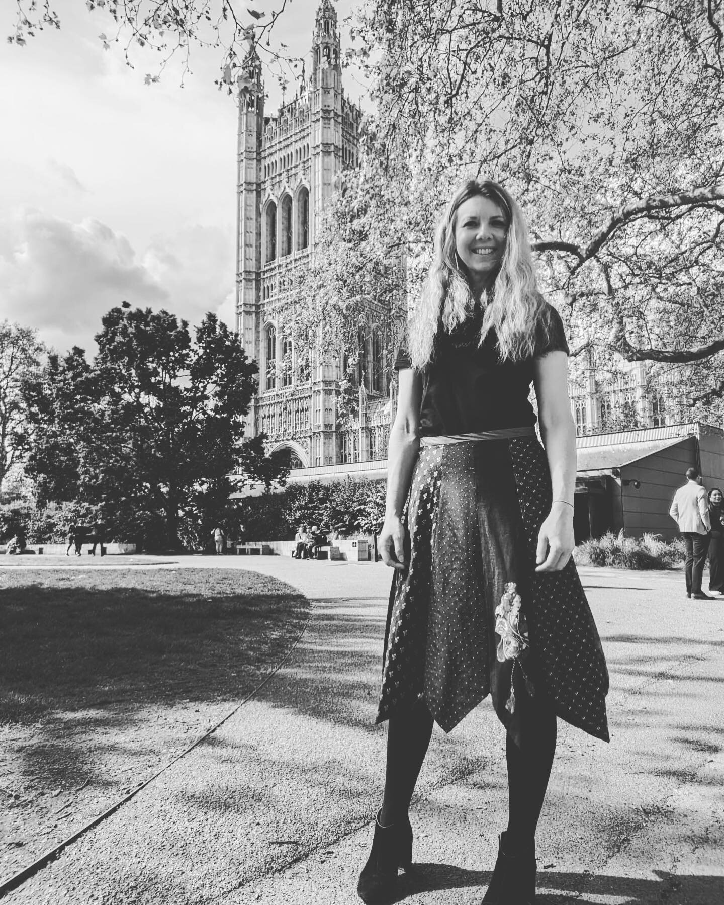 Yesterday Júlia Roebuck ( aka @upcyclefashion ) co-founder of our affiliate @thread.re_public was at Portcullis House in Westminster, representing @mendassembly @stitch_department, @couturepublique and @thread.re_public talking about the important r