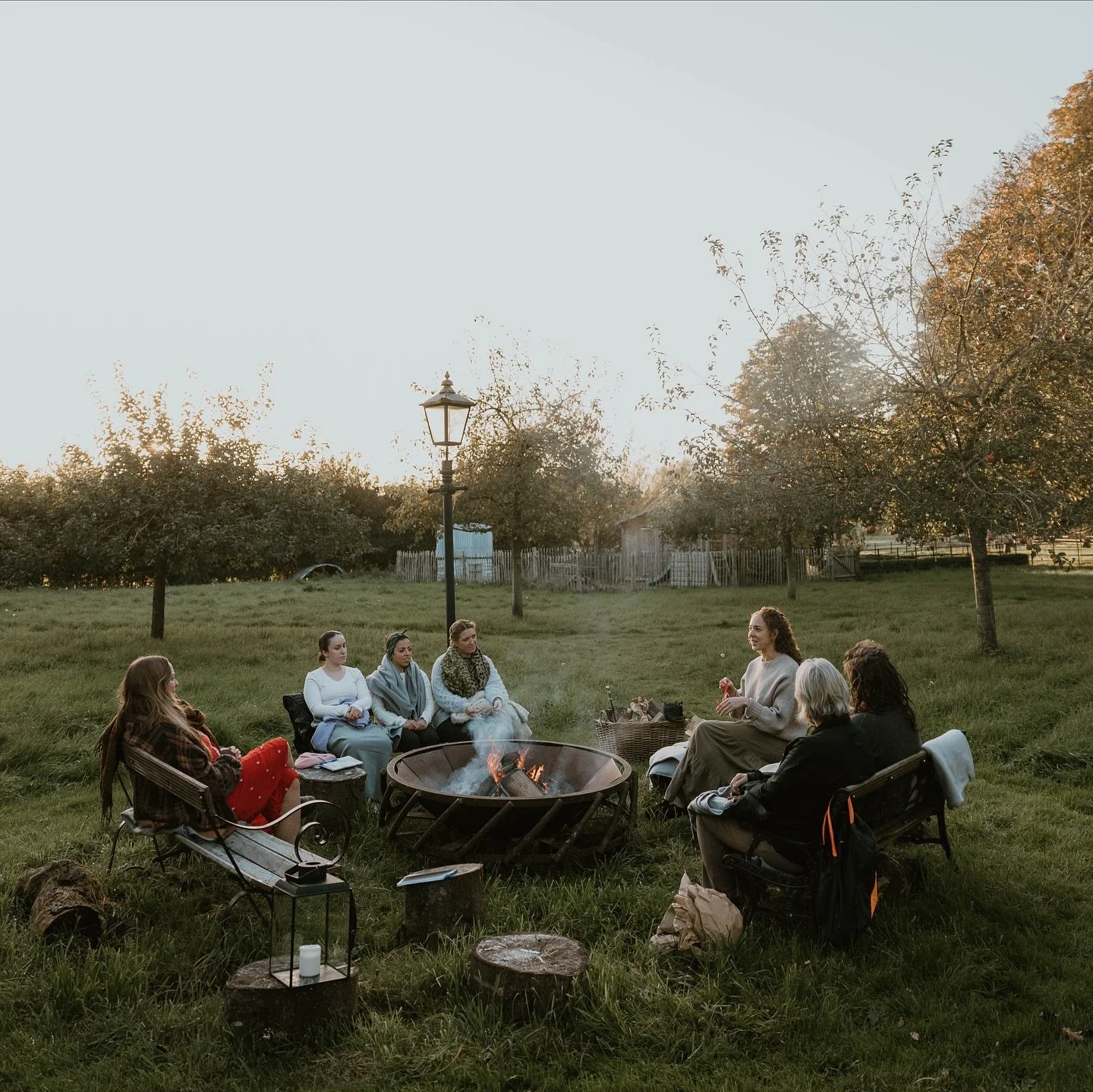 Today marks 1 whole year since my Rewild You Retreat @launcestonfarm @theworkshopdorset ✨

Still in awe of the magic of that week and the incredible women who I shared it with 💗

From my gorgeous assistant @loulabel_ , to my amazing chef @thecooking