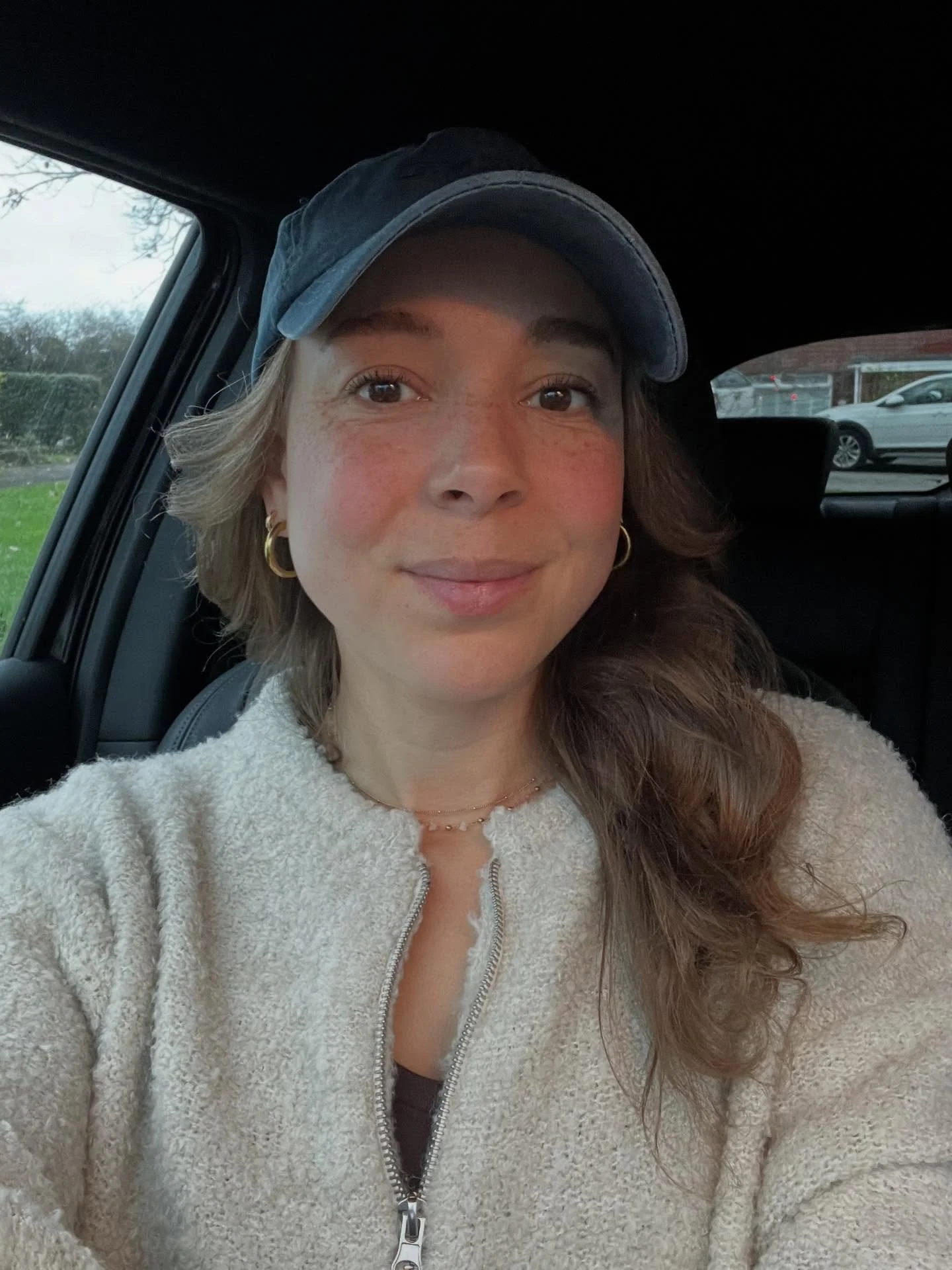 Car selfies, dog walks, matcha, coffee, cookies, pottery, teaching, slow mornings, getting back in da gym and a whole lotta gratitude 🙏🏽💗

Feeling new chapter energy coming in post Scorpio New Moon and pre Winter Solstice ✨

E xxx