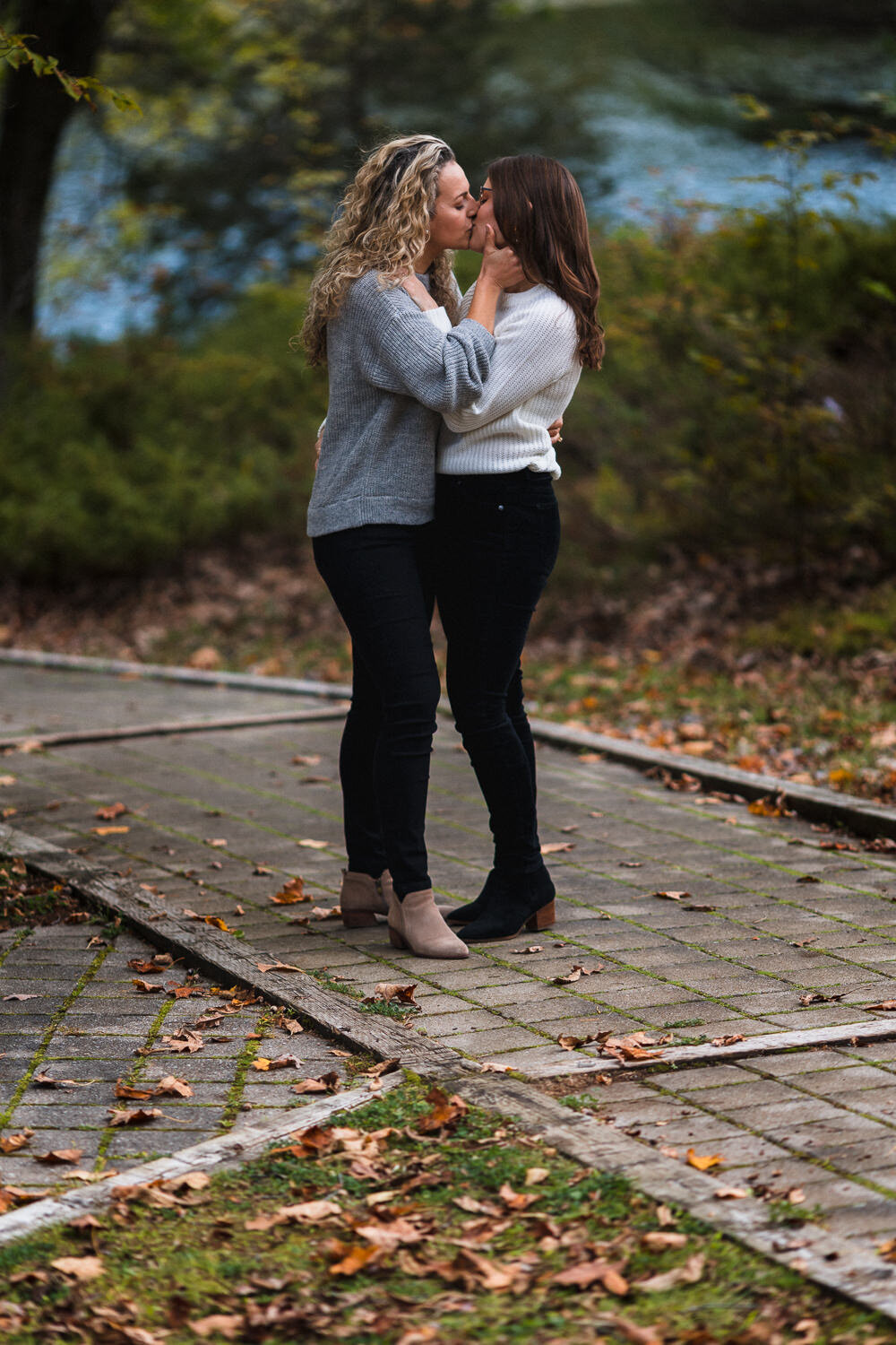 Frontenac-Park-Autumn-Engagement-6.jpg