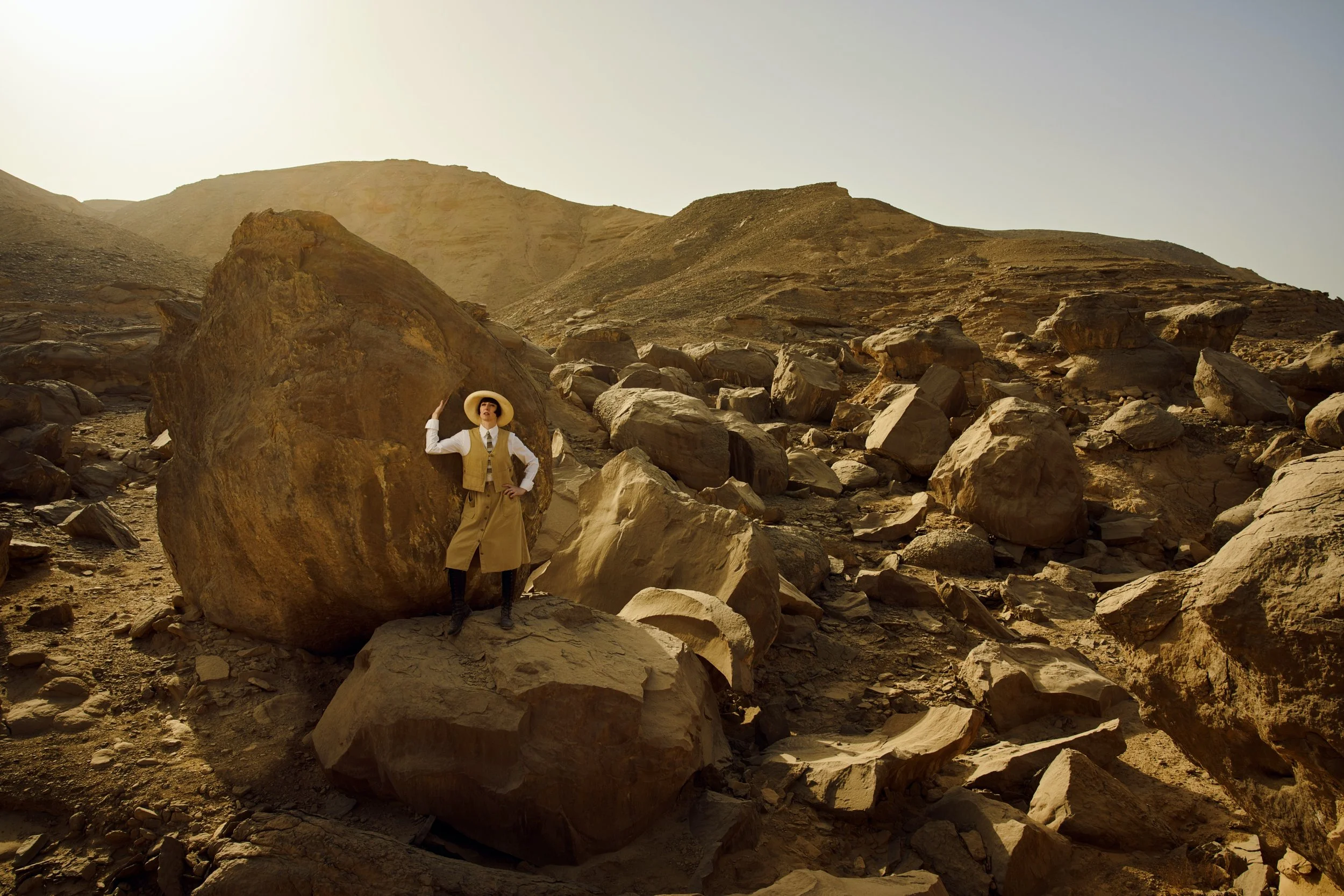 FKP_1169-colleen in rocks by Felix Kunze @felixkunze.jpg