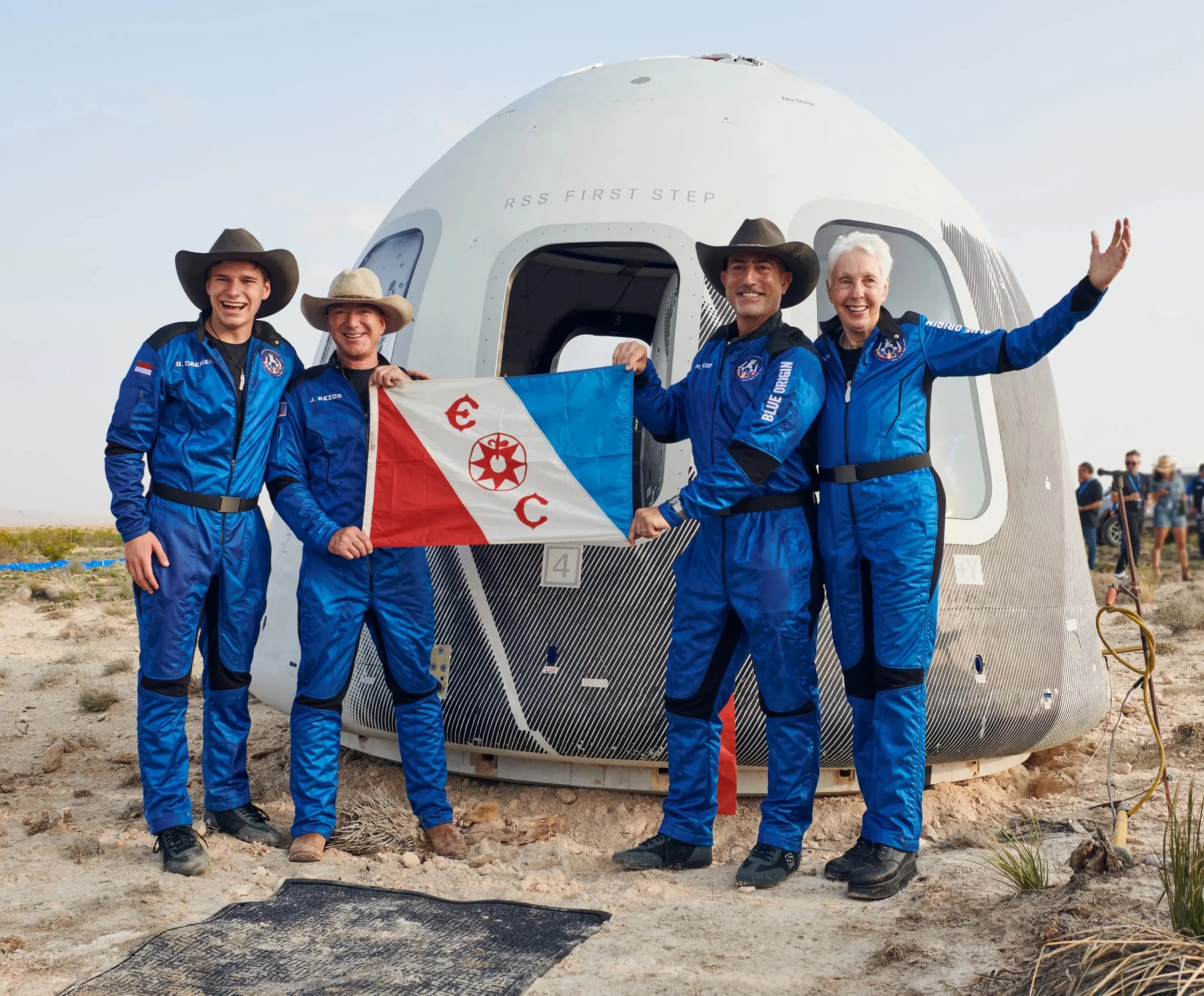 gallery-blue-origin-first-human-flight-l0-crew-explorers-club-flag.jpg