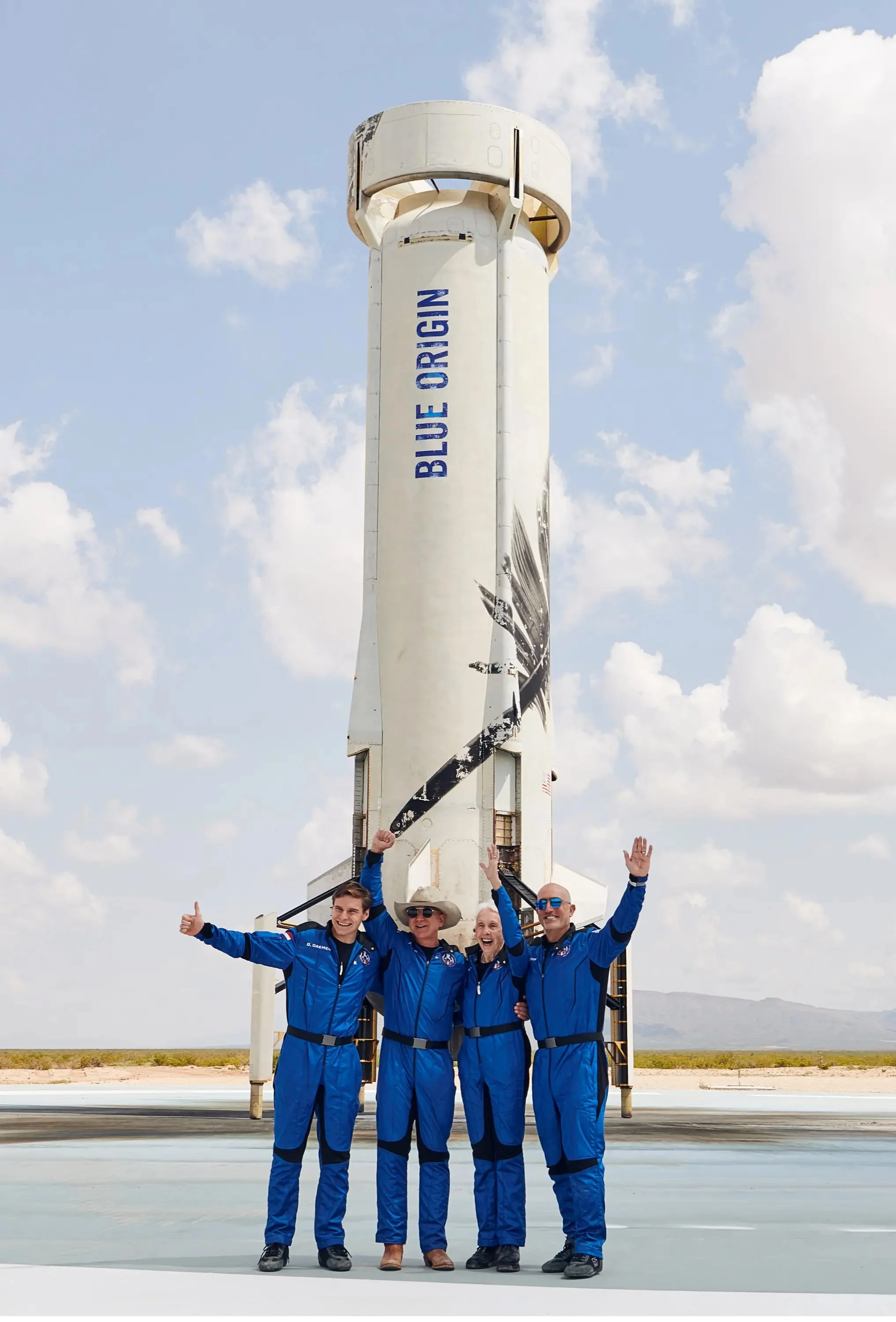 gallery-blue-origin-first-human-flight-l0-crew-landed-booster-2.jpg
