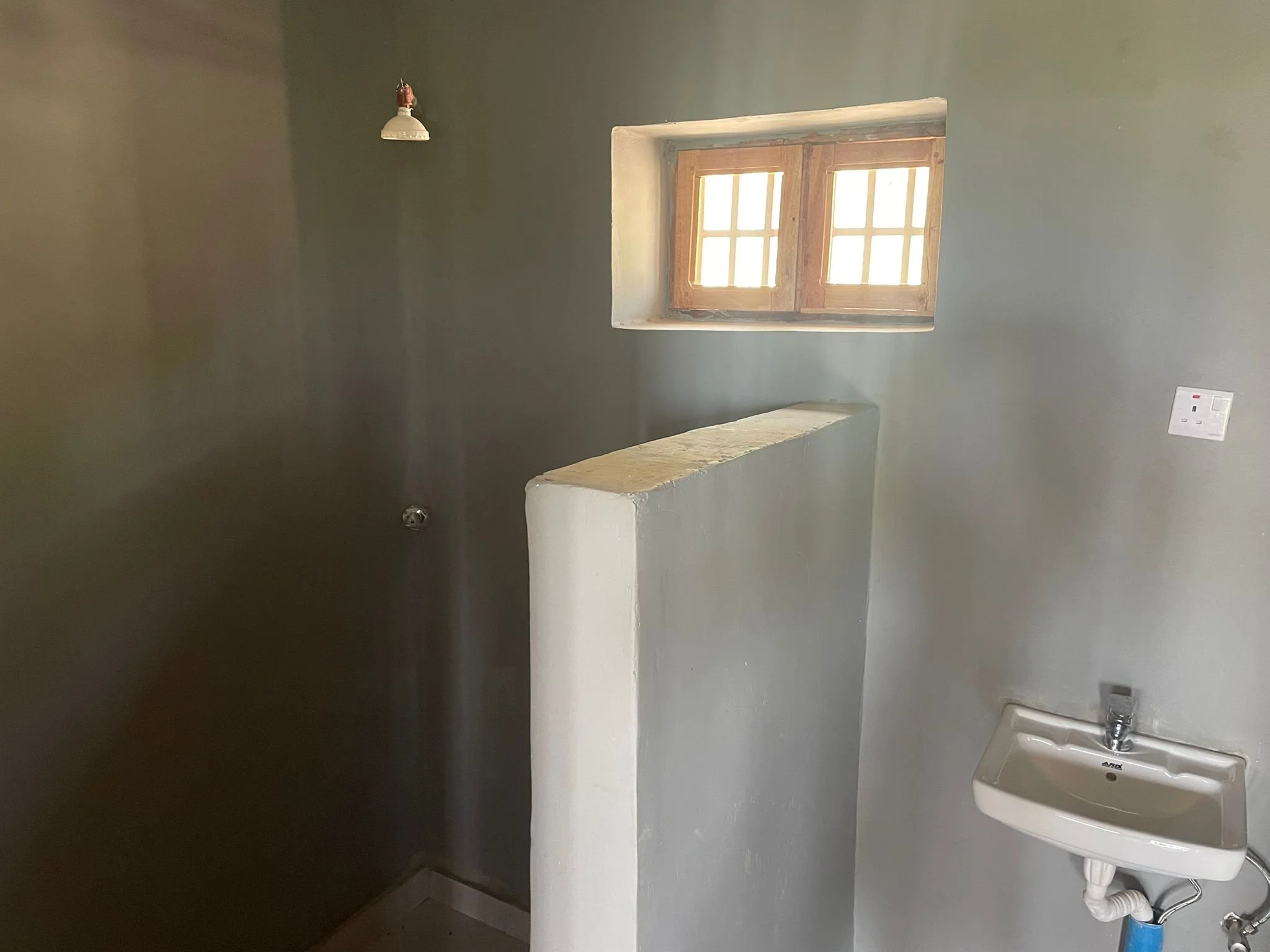 bathroom lengai.jpeg