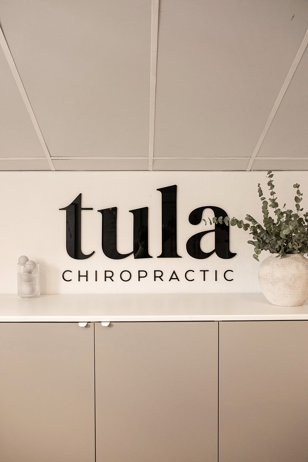 tula chiropractic st albans harpenden-hertfordshire-berkhamstead-treatment room circuit society branding calm minimal