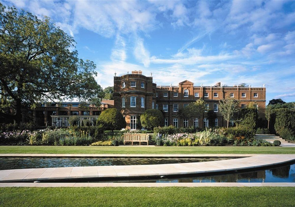the-grove-hotel-watford-hertfordshire-five-star-grounds