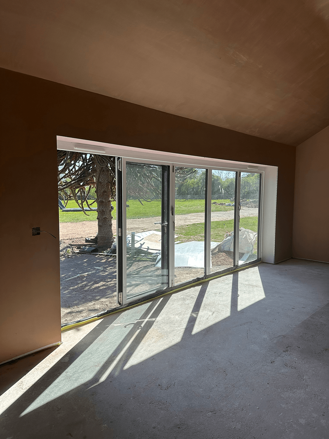 Haus Drylining &amp; Rendering St. Albans Hertfordshire Glass Windows