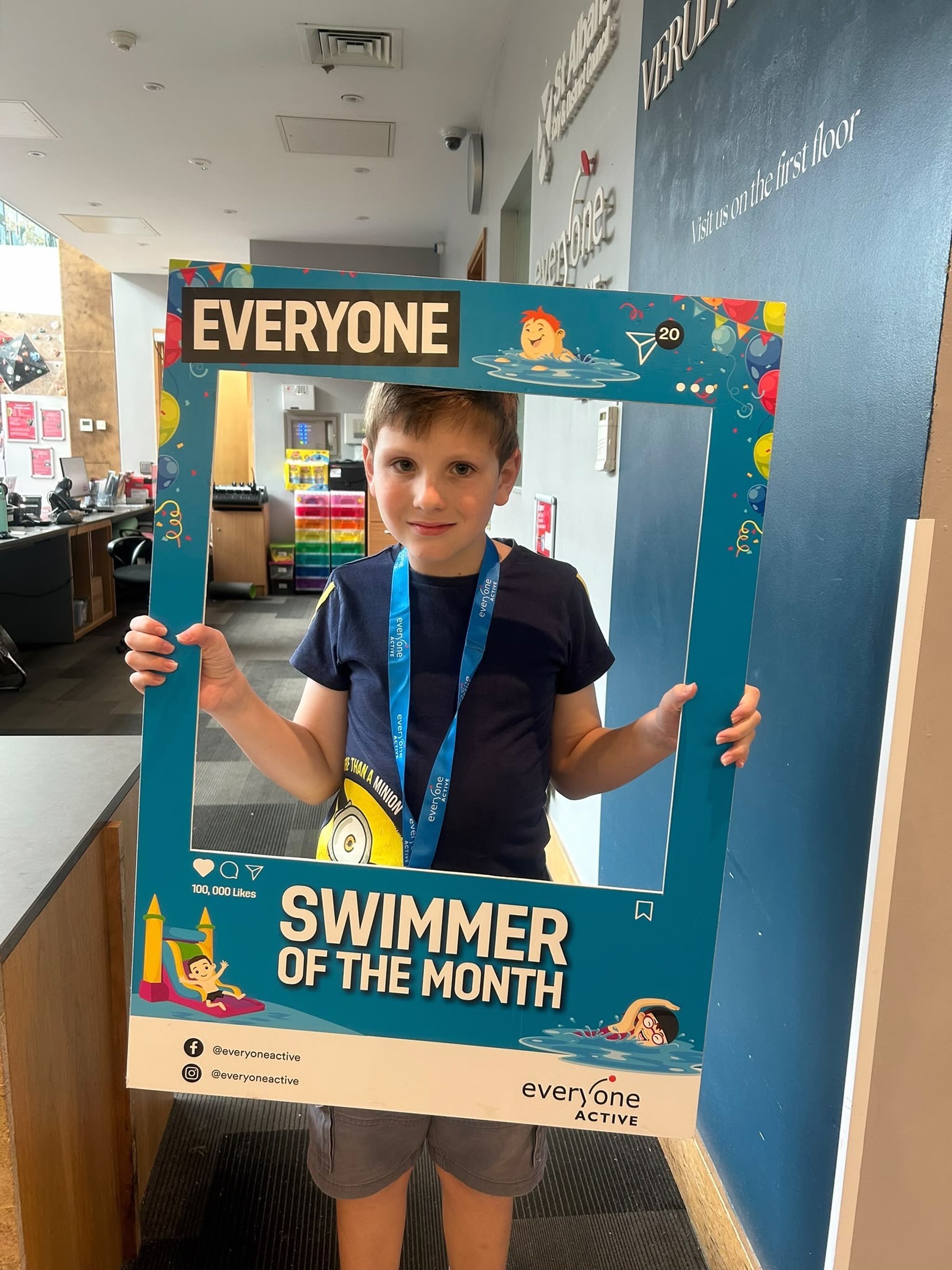 Huge Congratulations to Elliot, as he is awarded with Swimmer of the Month! 
🏊
Our member @ea_westminsterlodge says watching Elliot&rsquo;s progress has been amazing - He has been working so hard  with our member and has recently moved from Stage 4 