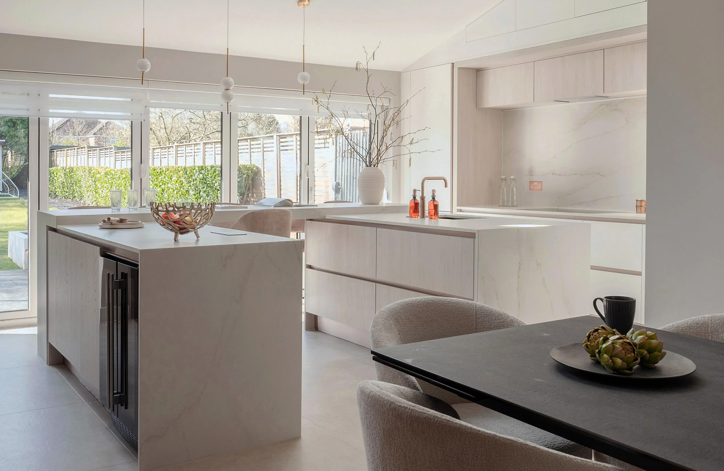 Hertfordshire homes, beautiful kitchens, unmistakably Saint &amp; Noire.
🏠 
From sleek contemporary designs to classic Shaker cabinetry, our member @saint_and_noire creates kitchens full of character for the wonderfully different homes and clients a