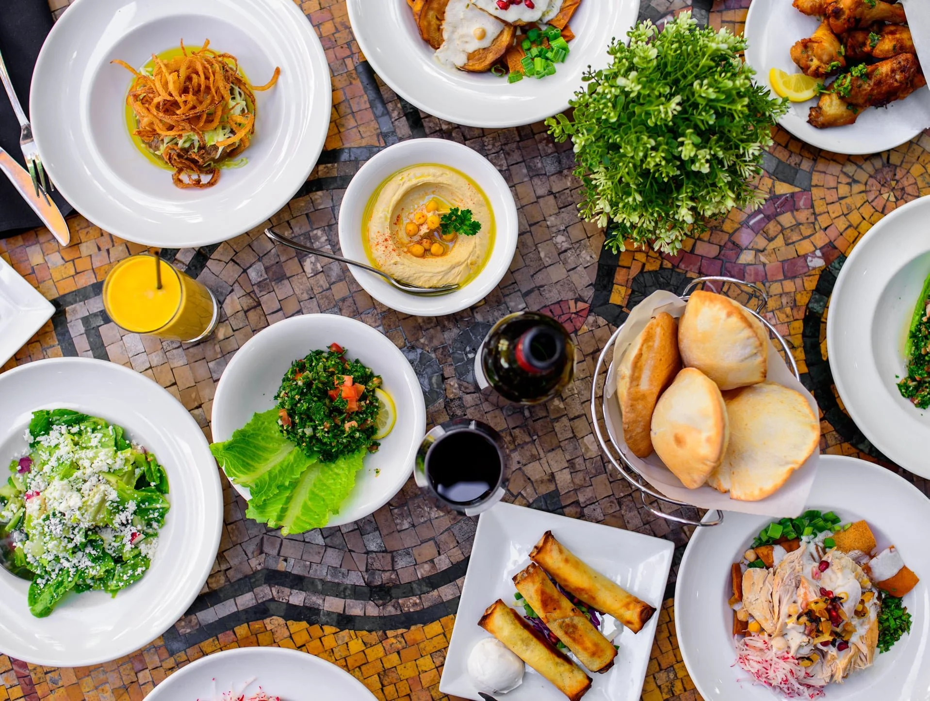 Snackable Dinners: Why Our Bar is the Ultimate Low-Key Date Spot