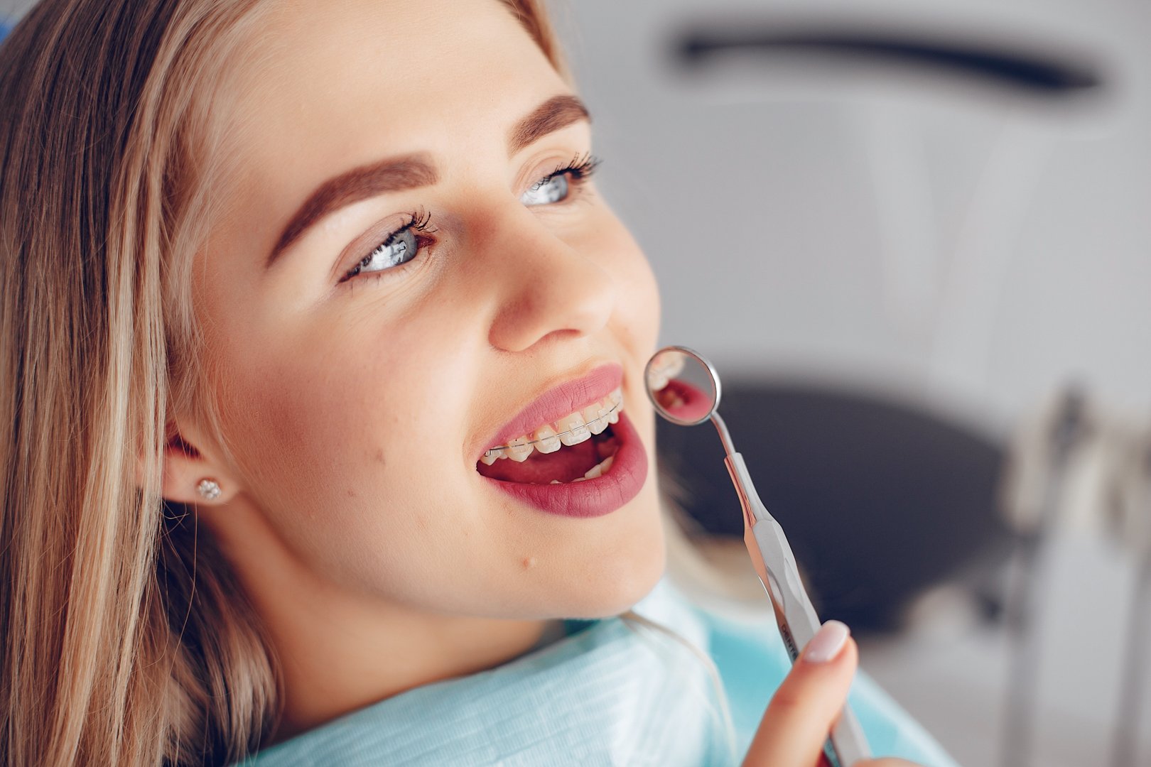 Gutiere dentare sau aparat dentar fix? Ce alegere este potrivită pentru tine? At&acirc;t gutierele dentare c&acirc;t și aparatul dentar fix prezintă avantaje și dezavantaje, iar alegerea depinde de nevoile individuale ale pacientului. 

Te așteptăm l
