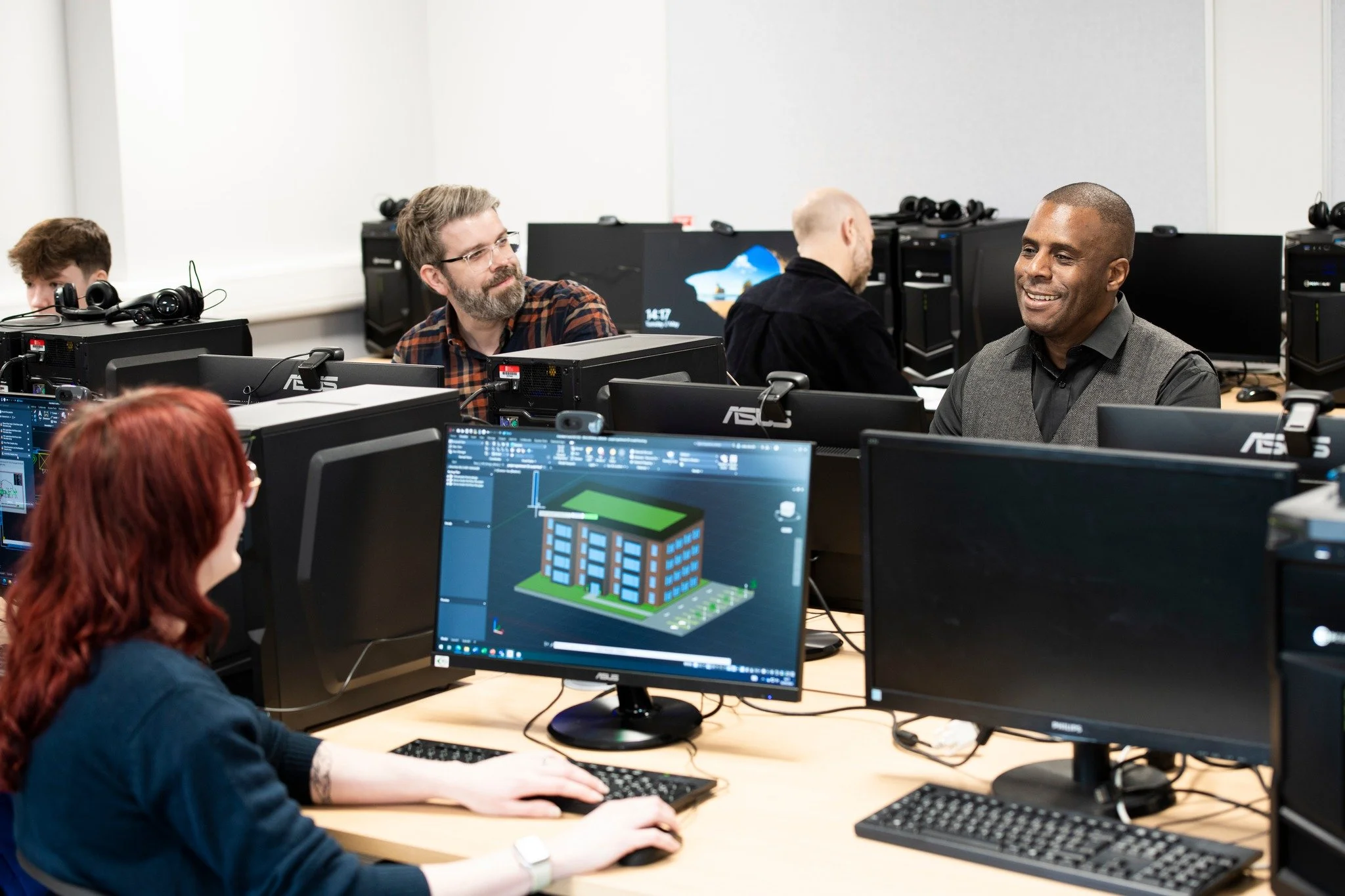 Build Your Future with Our HNC &amp; HND in Construction Management!

Gain valuable knowledge and real work experience that can lead straight into employment.

With strong industry connections, we&rsquo;ll help you find the right role - from Site Man