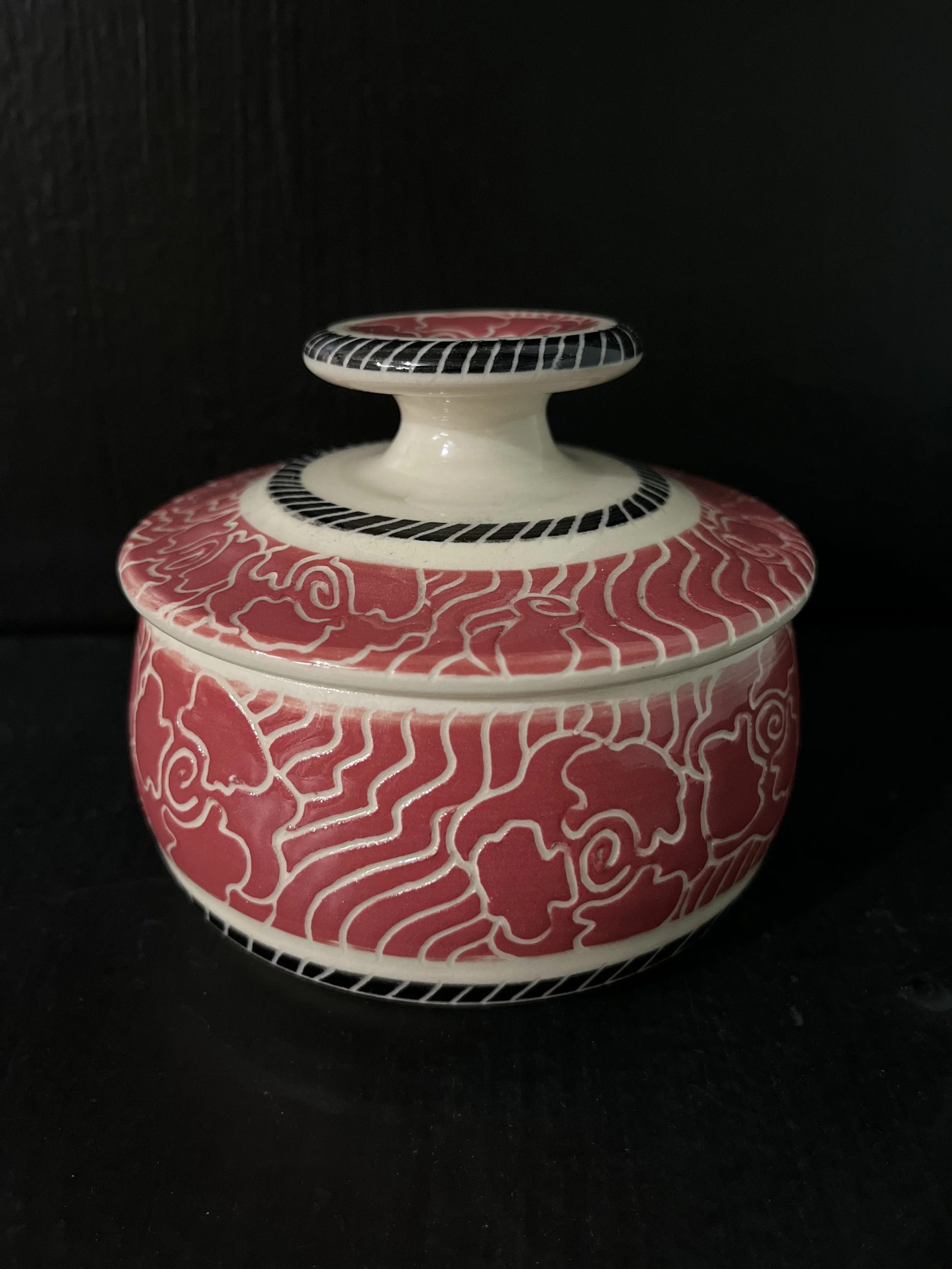 Kelly Price - lidded bowl.jpeg