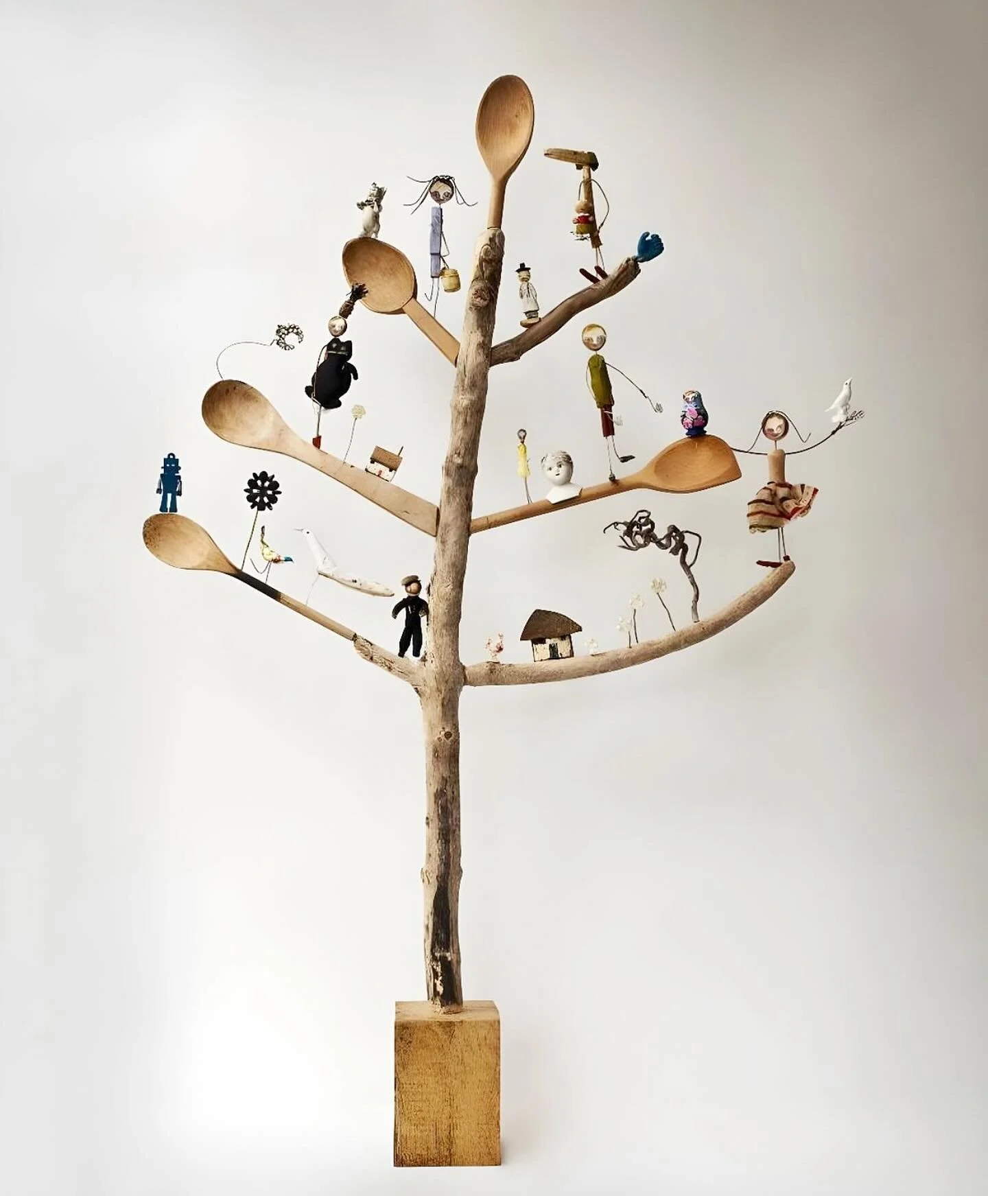 Happy Holidays. 

Image from @t_o_o_g_o_o_d