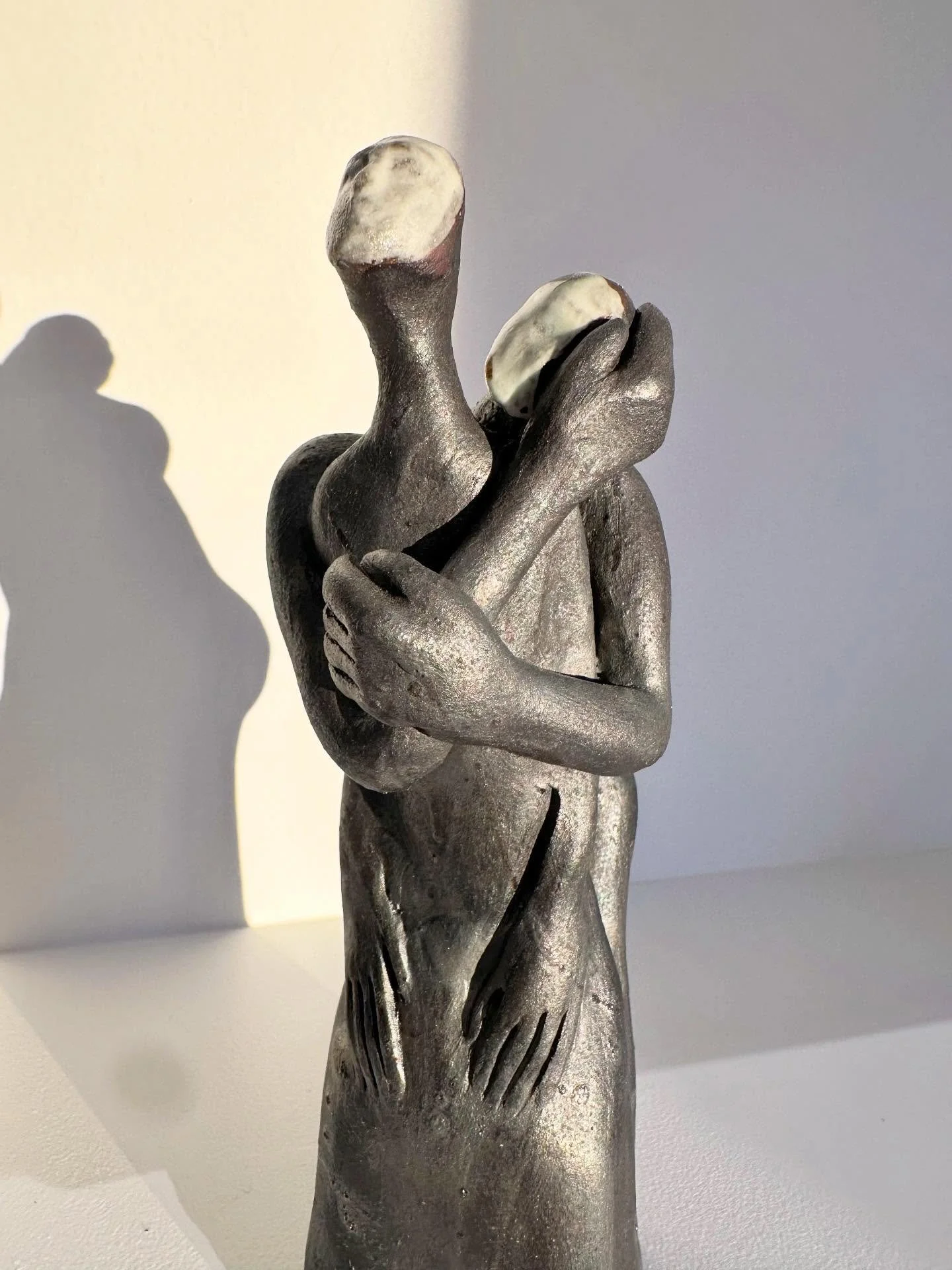 At 10 EST today this piece, along with hundreds more,  will go up for auction for @pottersforpalestine.  For further details see below. 

Bid Item
- m.r ceramic of Brooklyn NY 
- �From a series called, Anonymous 
- ��8 inches tall x 3 inches wide/dee