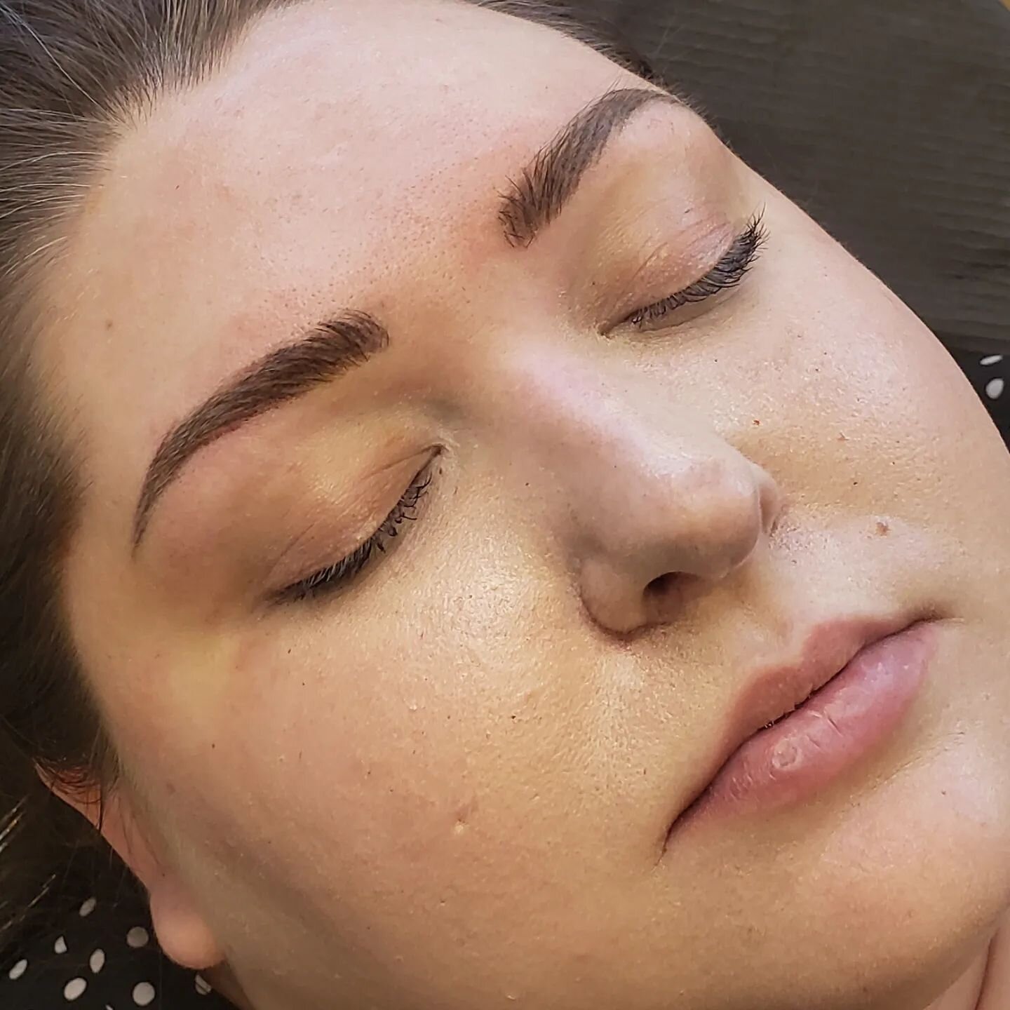 A cover up of old microblading! She had let them fade enough that we were able to do a combo brow with hairstrokes instead of a powder brow style correction.👍

Ideally we want the old pigment faded 50% or, if it easier to imagine,  being able see yo
