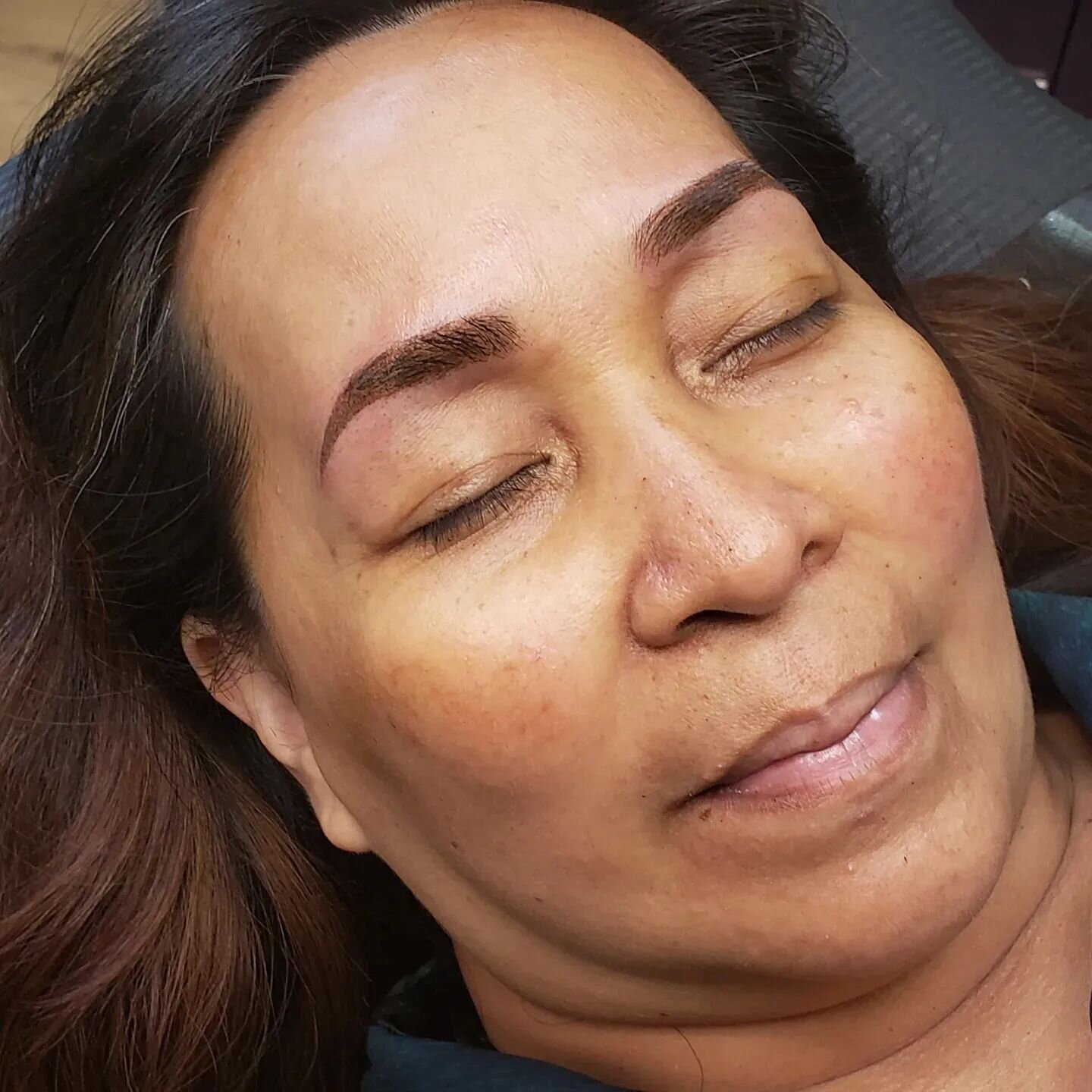 Beautiful powder brows! 😍 

She had a lot of brow growth but her natural shape had very high peaks she wanted to soften and get more definition and color. Powder brows were the answer for her since she had so much hair growth. We kept the applicatio