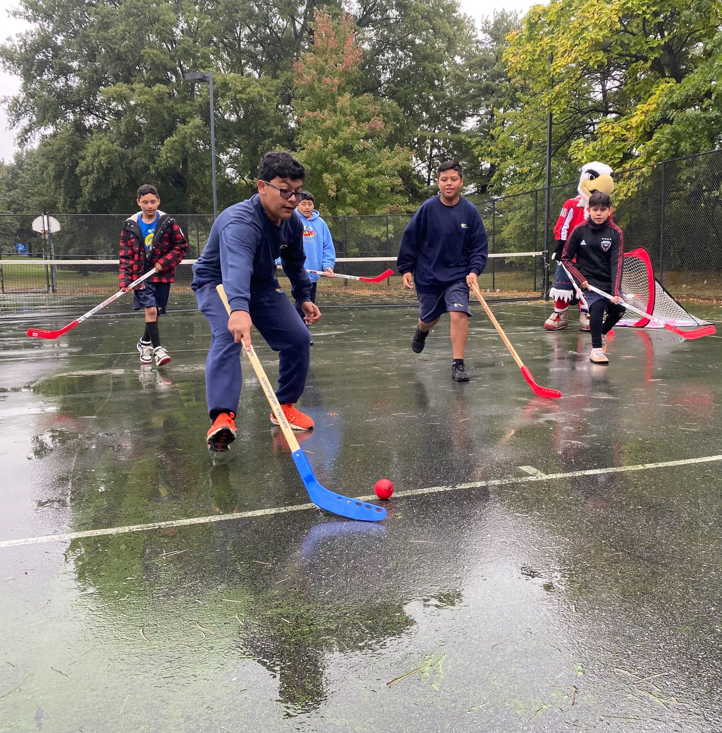 San Miguel Welcomes Washington Capitals Hockey School