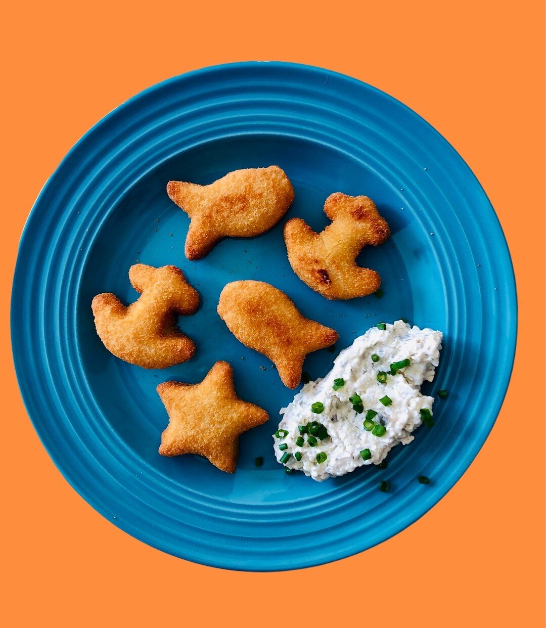 Need a new take on tartar sauce?! 🧜🏻&zwj;♀️ Plucky Pickle Dip to the rescue! 🦸🏻&zwj;♂️ Fresh, crunchy, creamy and made with real ingredients! 🐠🥒👌🏻⠀⠀⠀⠀⠀⠀⠀⠀⠀
⠀⠀⠀⠀⠀⠀⠀⠀⠀
#pluckypickledip #getplucky #pickles #pickledip #fish #fishsticks #underthes