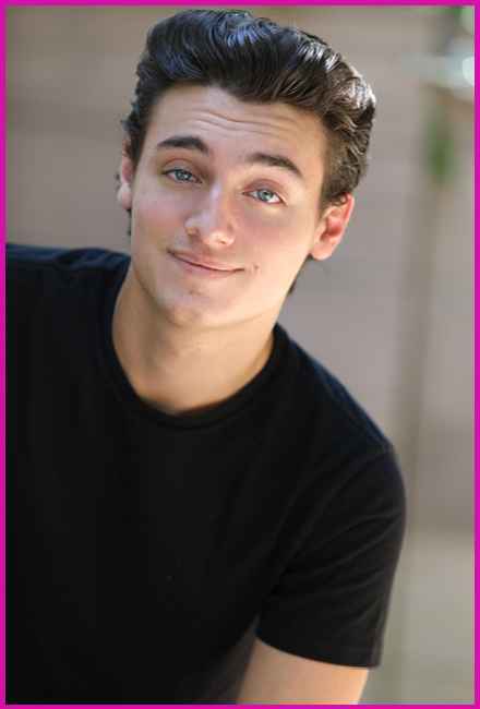 Justino Tesoro (as Munger)