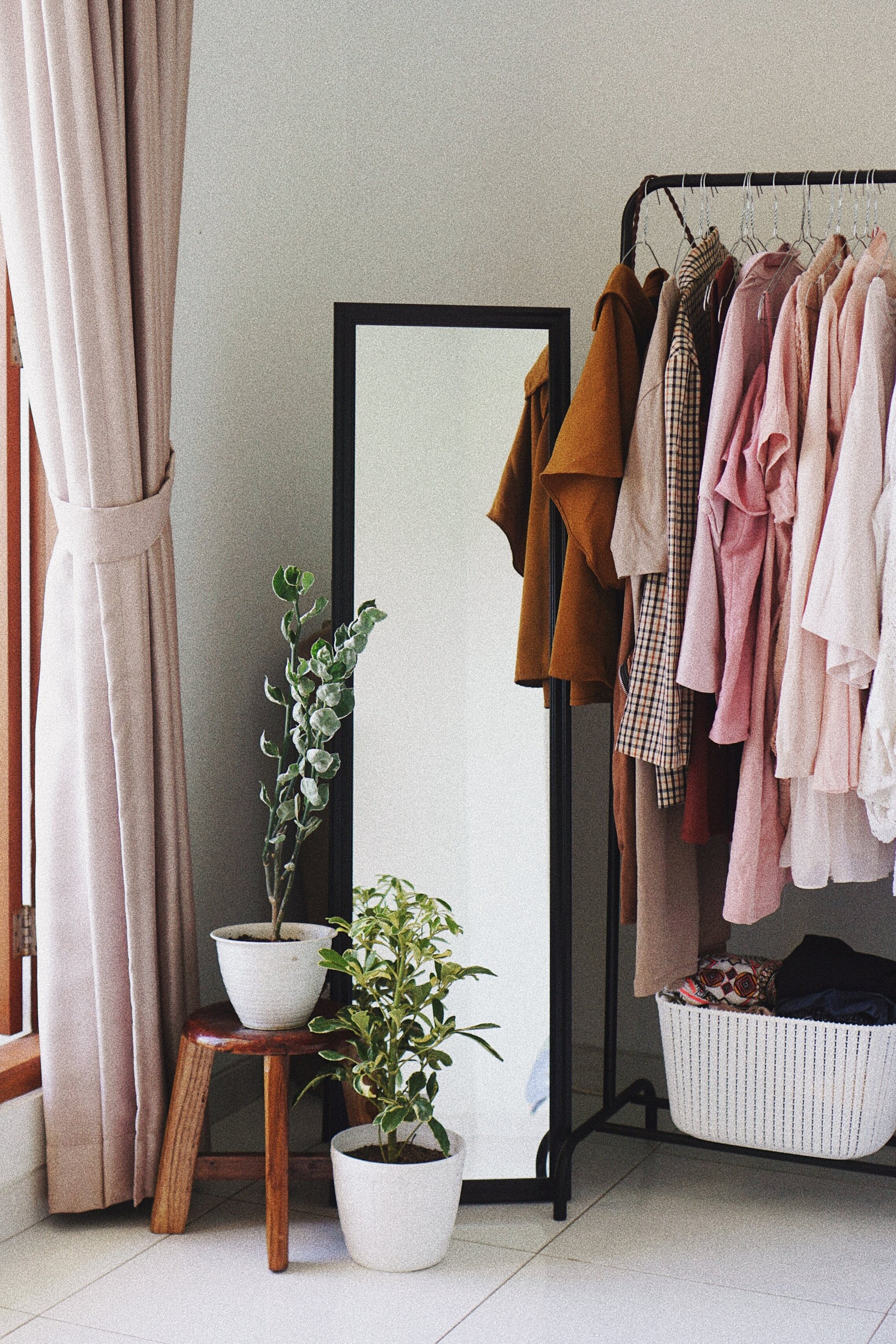 capsule wardrobe website