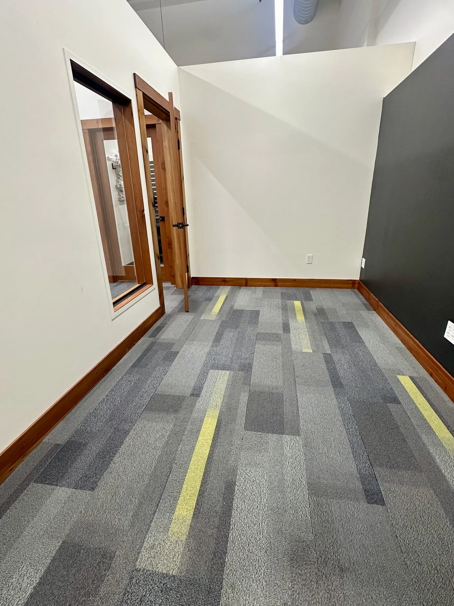 Two person unfurnished office.
