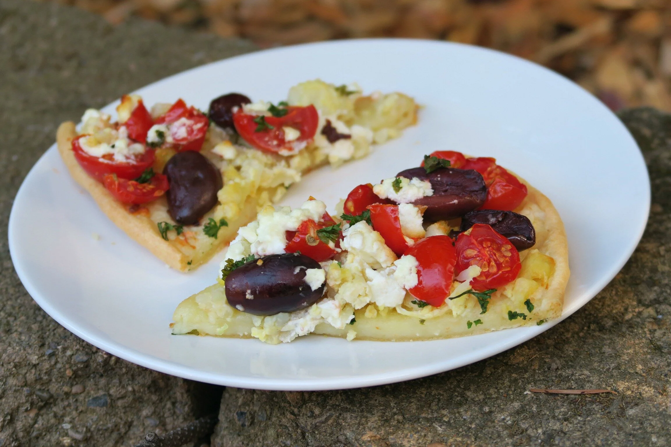 Veggie and goat cheese pizza - grain-free, gluten-free