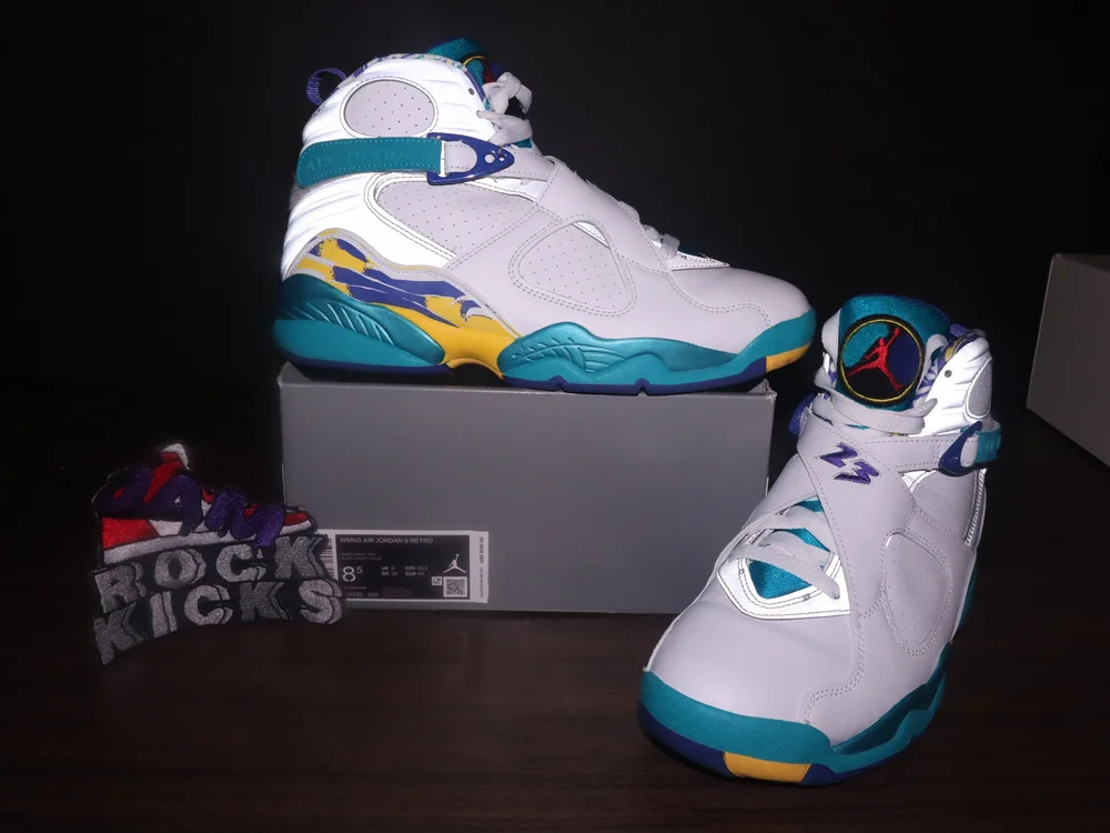Wmns Air Jordan 8 Retro 'White Aqua' Size 8.5W/7M (preowned