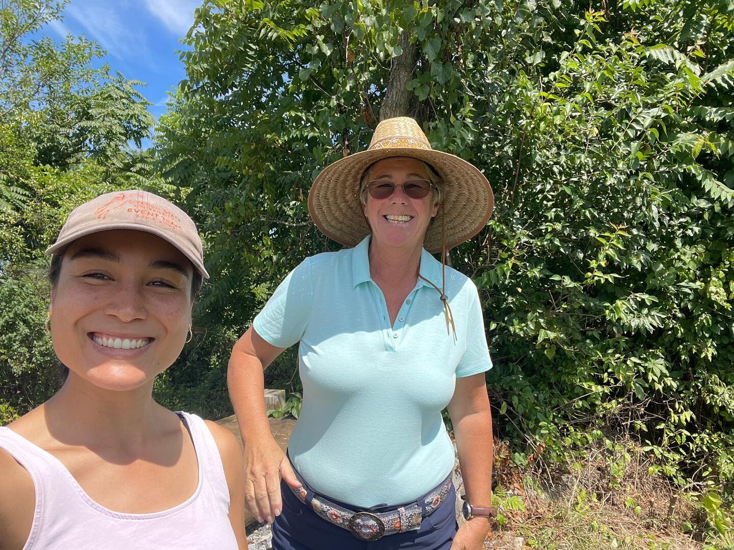 Had a great time volunteering at Hunt Club HT, and meeting one of SEE&rsquo;s founders, Heather! Heather was TDing today, she wears many hats 👒 in every sense of the phrase. So glad we got to meet in person today. It&rsquo;s been busy at Overlook, t