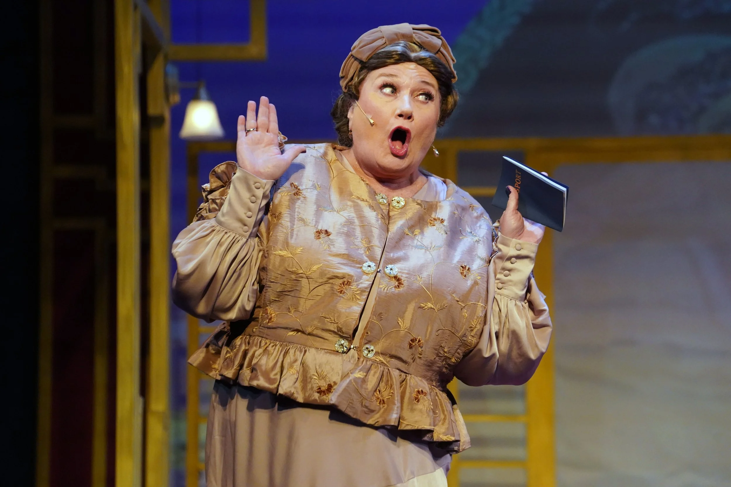   Andrea Kahane, as Mrs. Hubbard. [Photo: Suzzanne Rossi]  