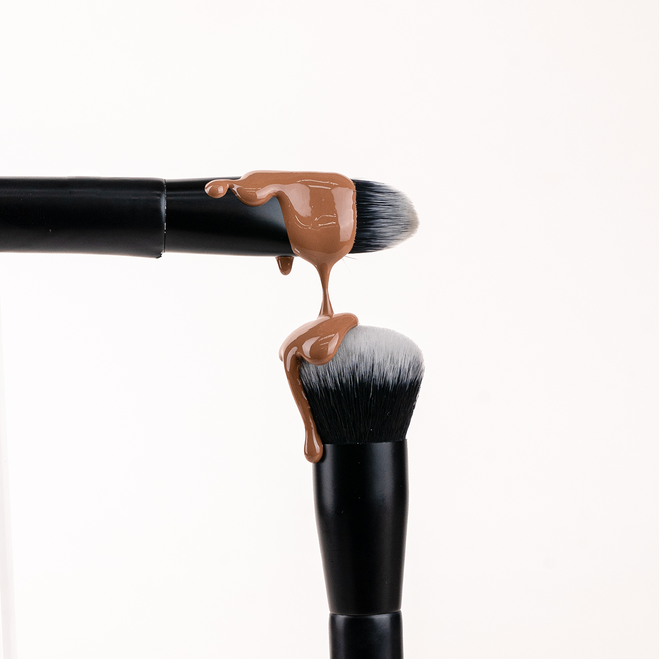 1SKIN-The-Ultimate-Makeup-Brush-Promo-1-1300px.png