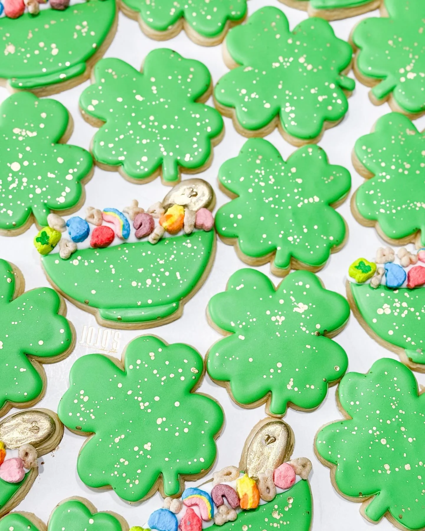 Happy St. Patrick&rsquo;s Day! 💚🍀

Cutters by: @cookiecutterstudio and @killerzebras 

#cookiedecorating #decoratedcookies #cookieart #icedcookies #cookiesofinstagram #edibleart #sugarcookies #instacookies #customdecoratedcookies #satisfying #stpat