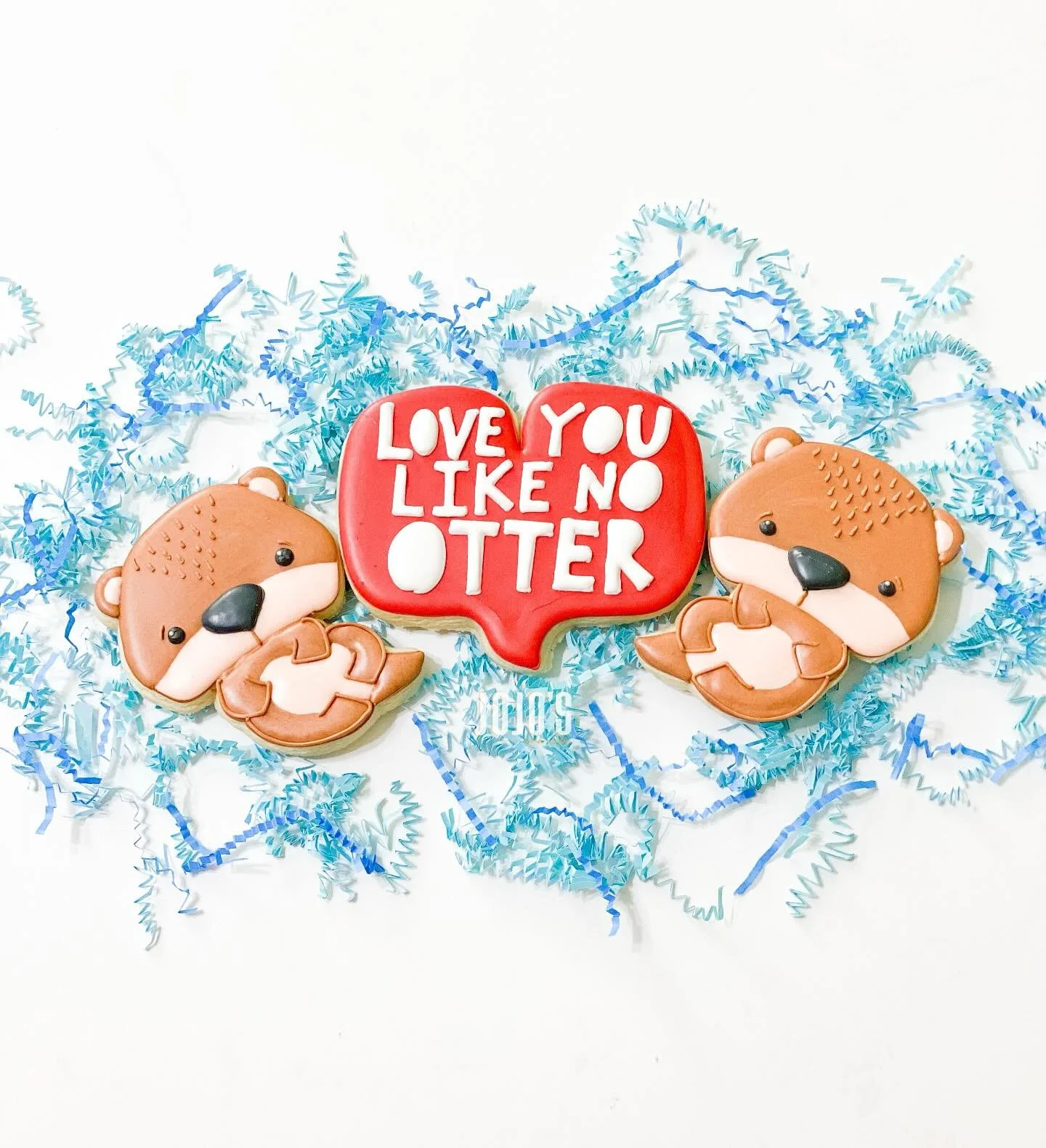 Happy Valentine&rsquo;s Day y&rsquo;all! ❤️🦦

Cutters by: @thesweetdesignsshoppe 

#cookiedecorating #decoratedcookies #cookieart #icedcookies #cookiesofinstagram #edibleart #sugarcookies #instacookies #customdecoratedcookies #satisfying #foodinspir