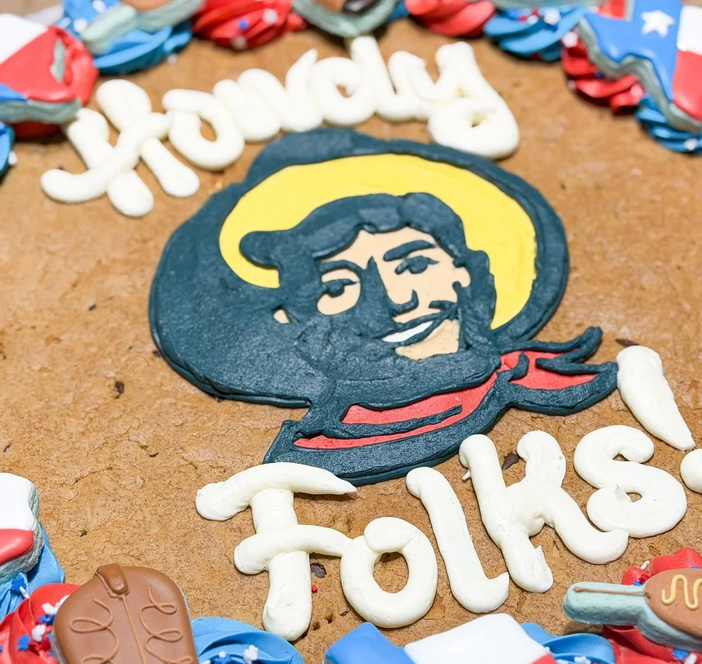 It&rsquo;s the first day of the Texas State Fair! Everyone go get a corn dog and say &ldquo;Howdy!&rdquo; to Big Tex! 🤠

Cutters by: @cookiecutterlady 

#cookiedecorating #decoratedcookies #cookieart #icedcookies #cookiesofinstagram #edibleart #suga