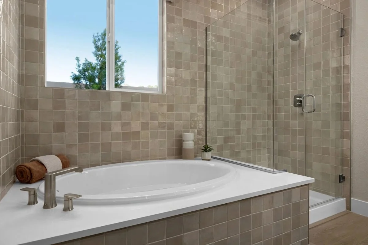 kbsac_stonecanyon_plan2515-primaryshower-cameo_0607b-1200.jpeg