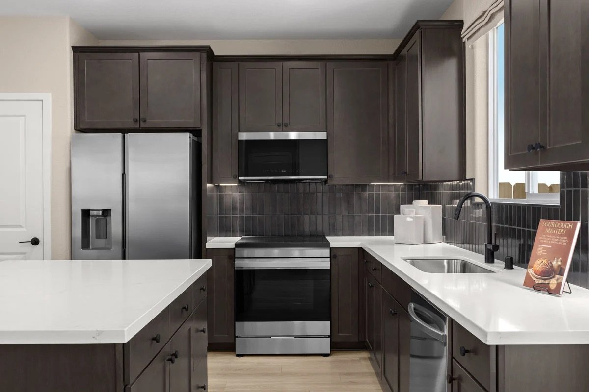 kbsac_canterburyatplacer_plan1708-kitchenappliances-cameo_4089b-3300-1200.jpeg