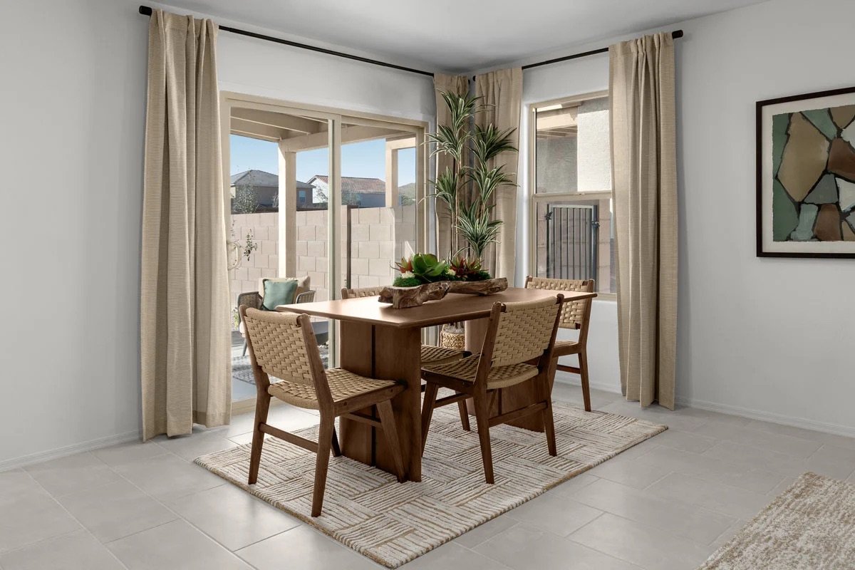 kbtuc_miradorridgeblossom_plan1383-dining-cameo_6024b-1200.jpeg