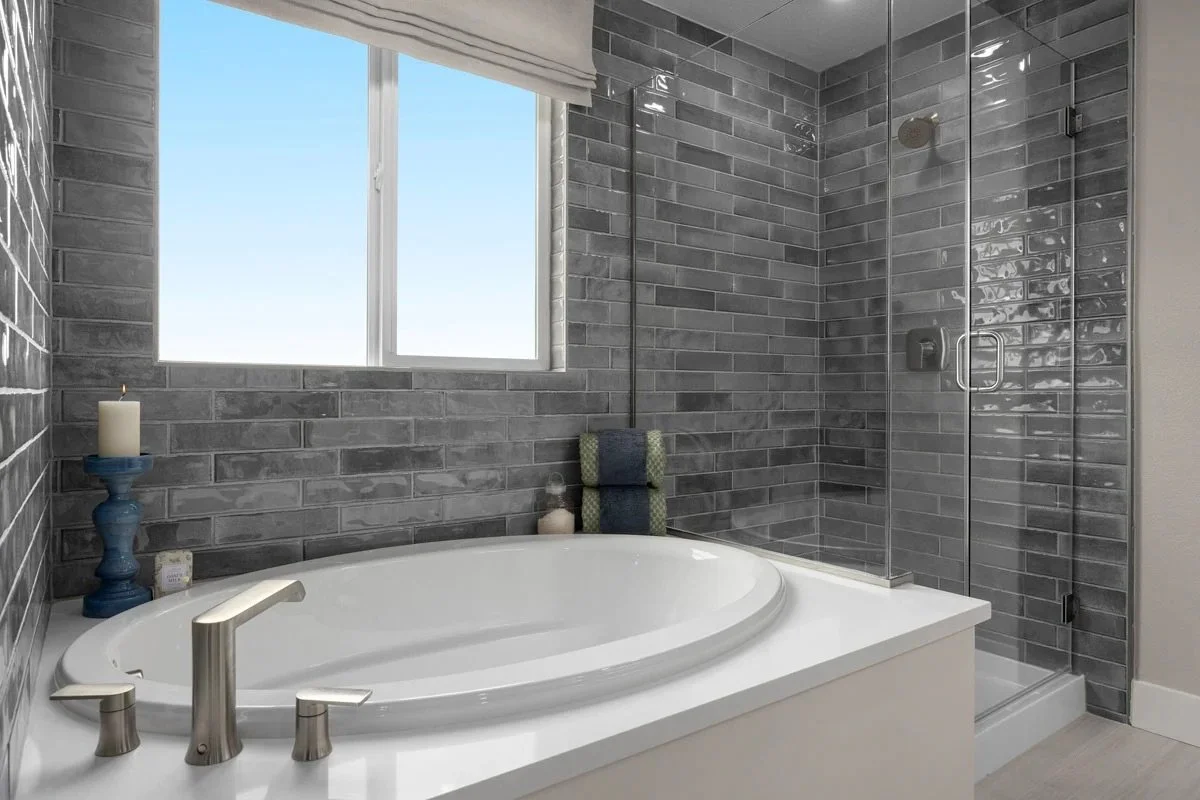 kbsac_canterburyatplace_plan2117-primarybathroomtile-cameo_5158b-3300-1200.jpeg